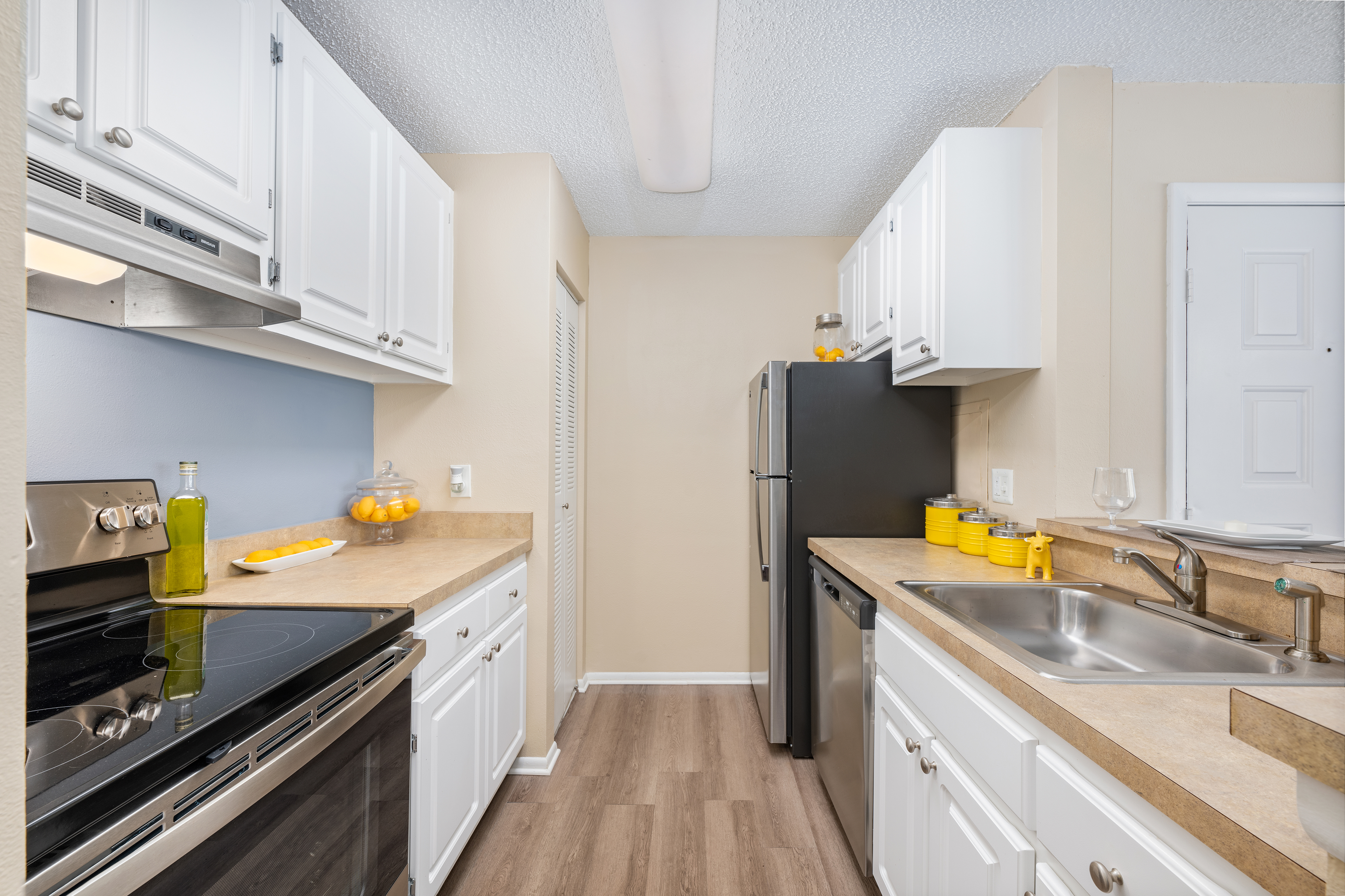 Kitchen at MAA Deerwood luxury apartment homes in Jacksonville, FL