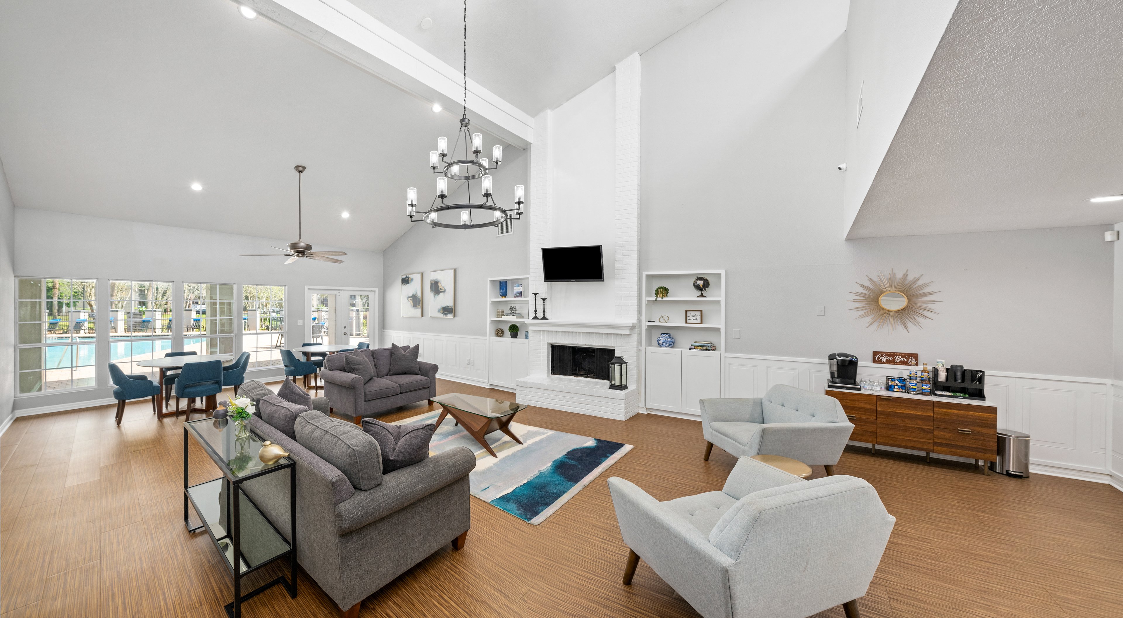 Lounge at MAA Mandarin Lakes luxury apartment homes in Jacksonville, FL