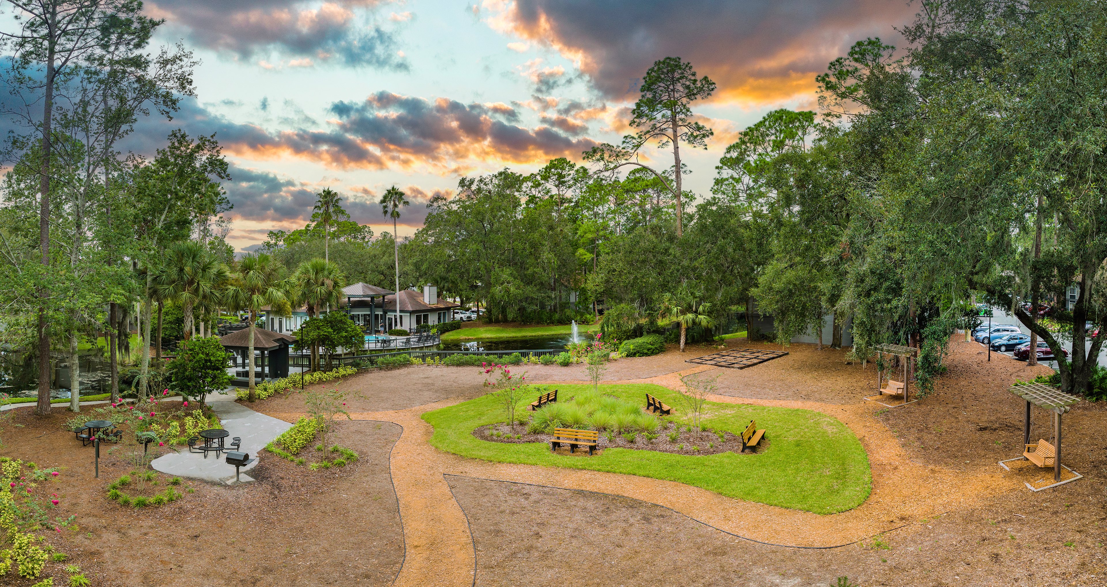 Courtyard at Coopers Hawk luxury apartment homes in Jacksonville, FL
