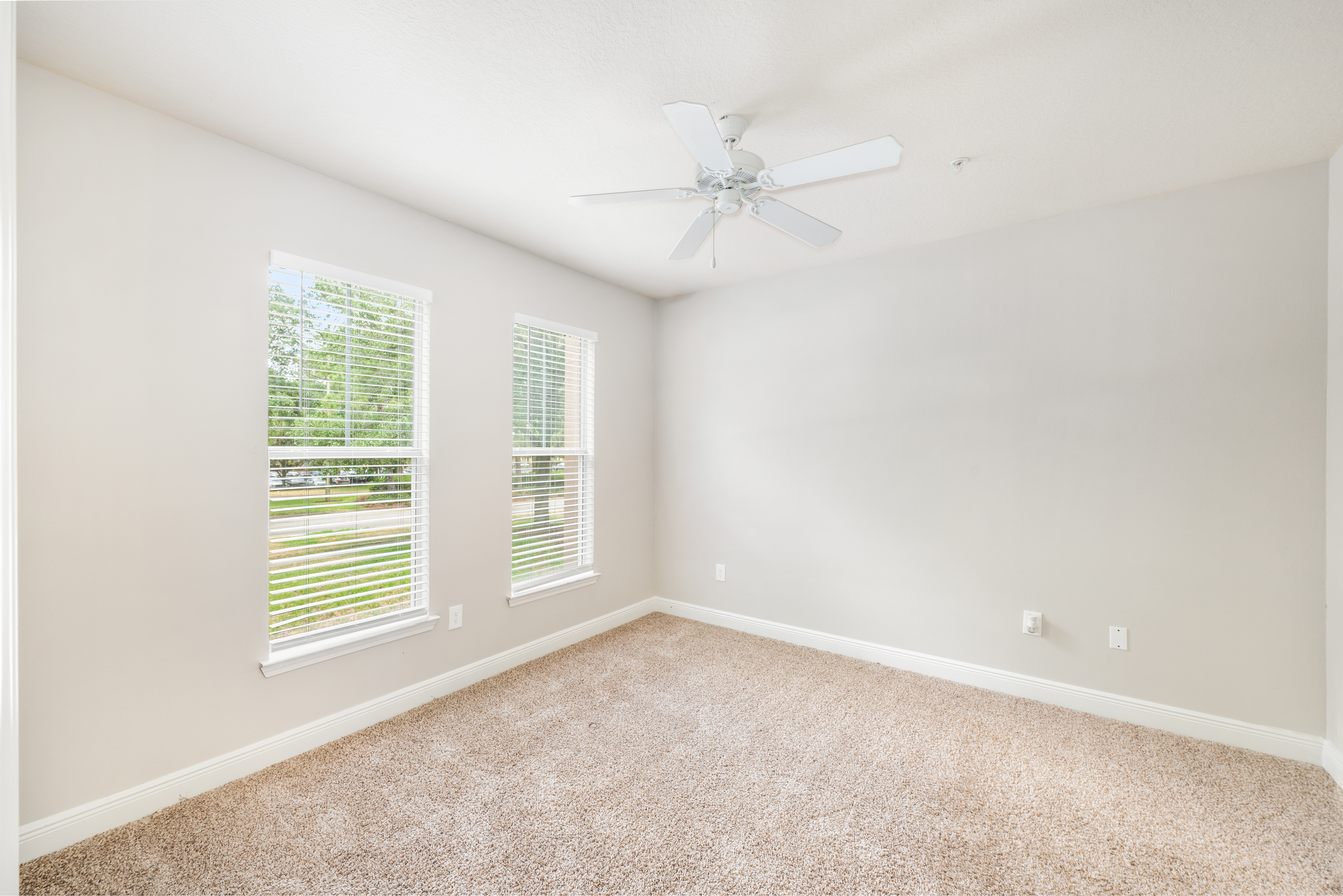 Bedroom at MAA Town Center luxury apartment homes in Jacksonville, FL