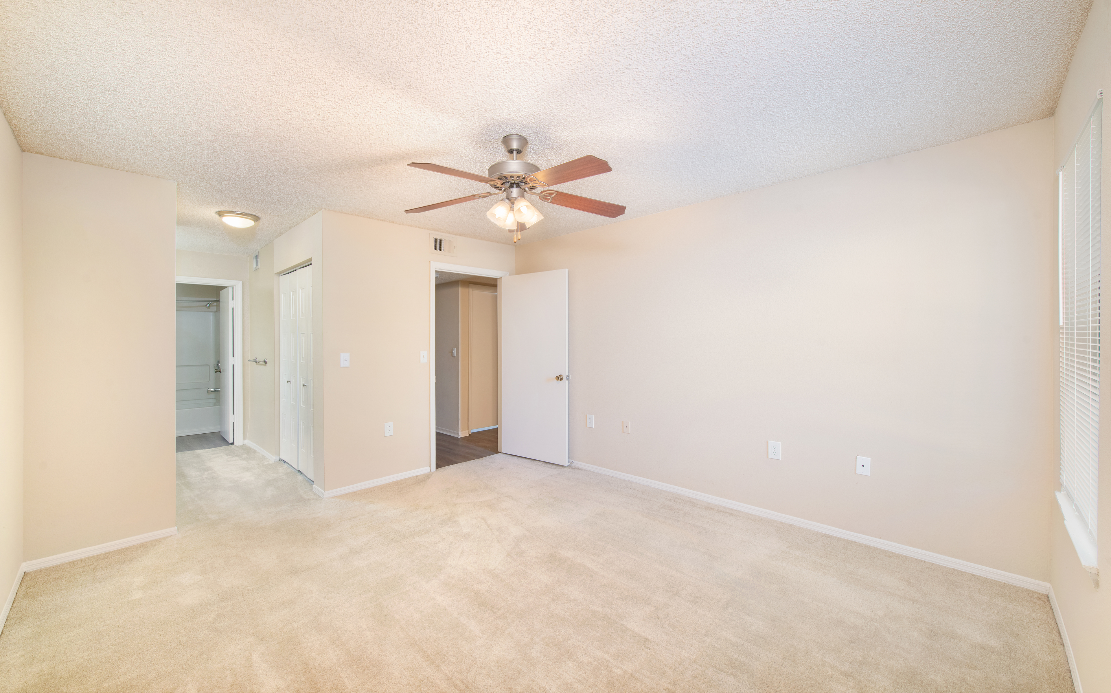 Bedroom at MAA Oak Grove in Tallahassee, FL