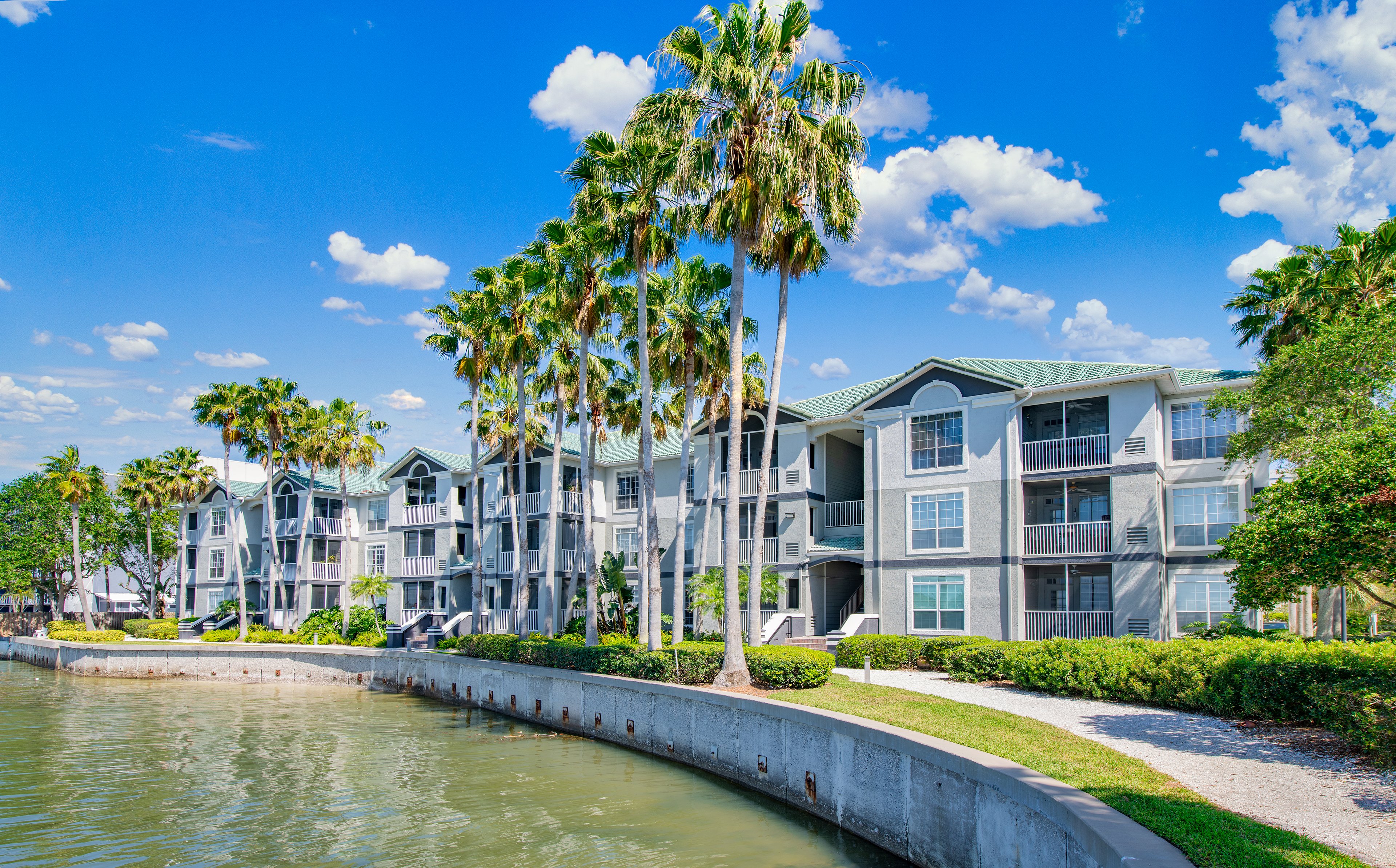Bay Building at MAA Bay View luxury apartment homes in Tampa, FL