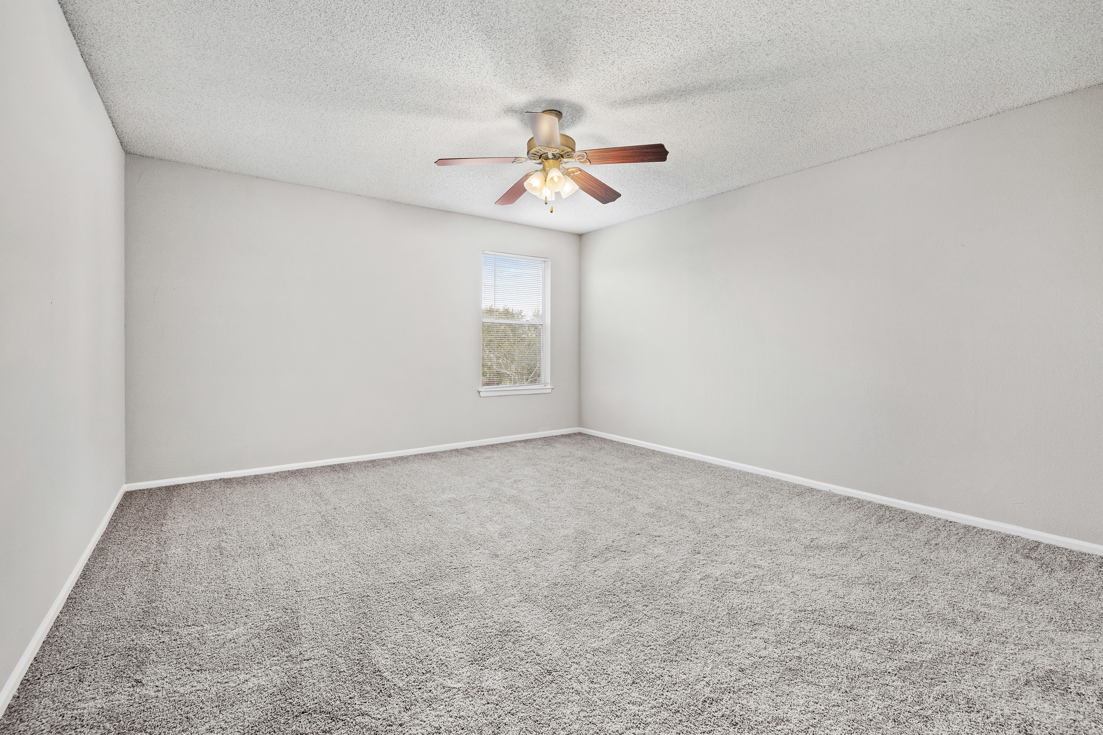 Bedroom at MAA Brandon luxury apartment homes in Brandon, FL