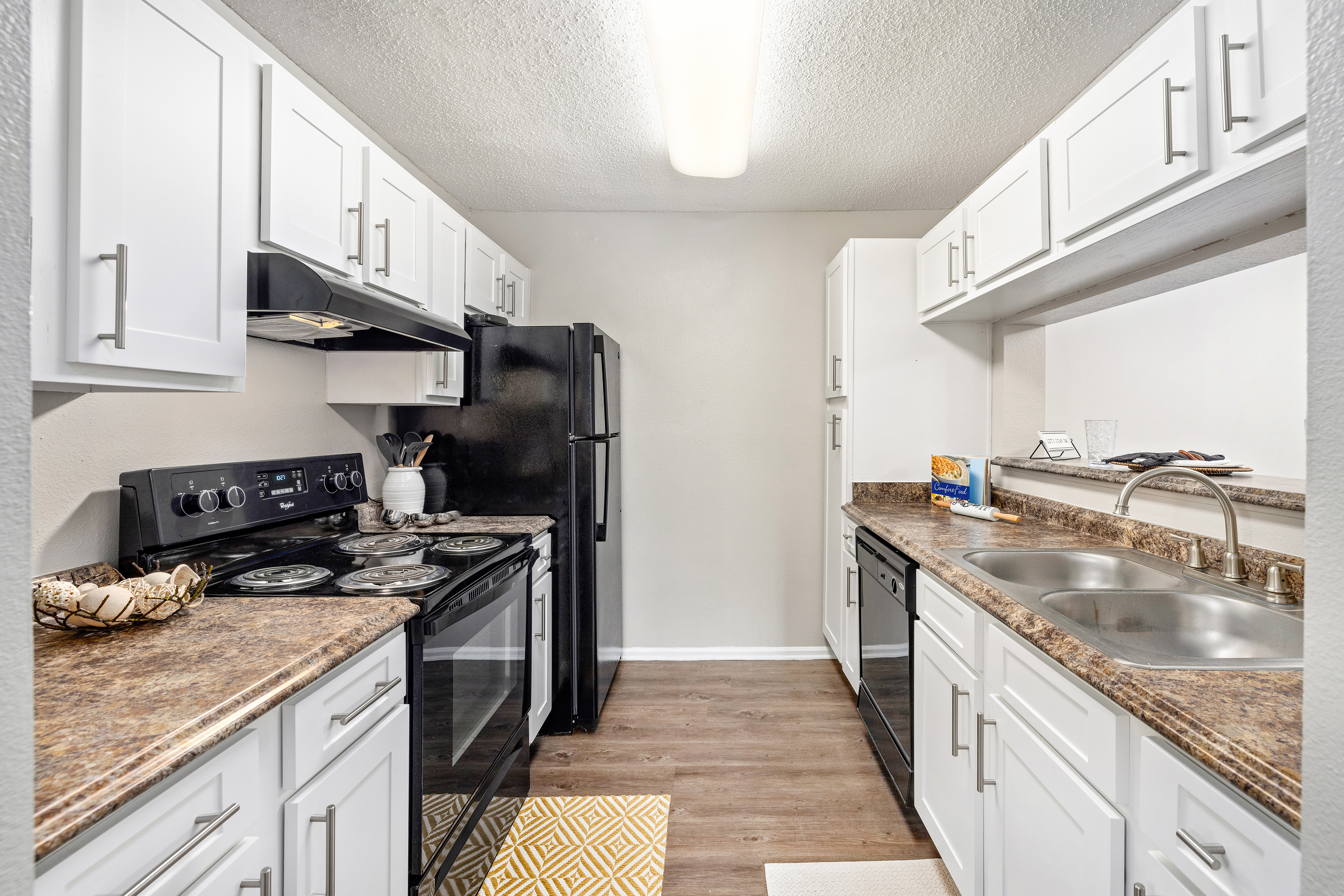 Kitchen at MAA Brandon luxury apartment homes in Brandon, FL