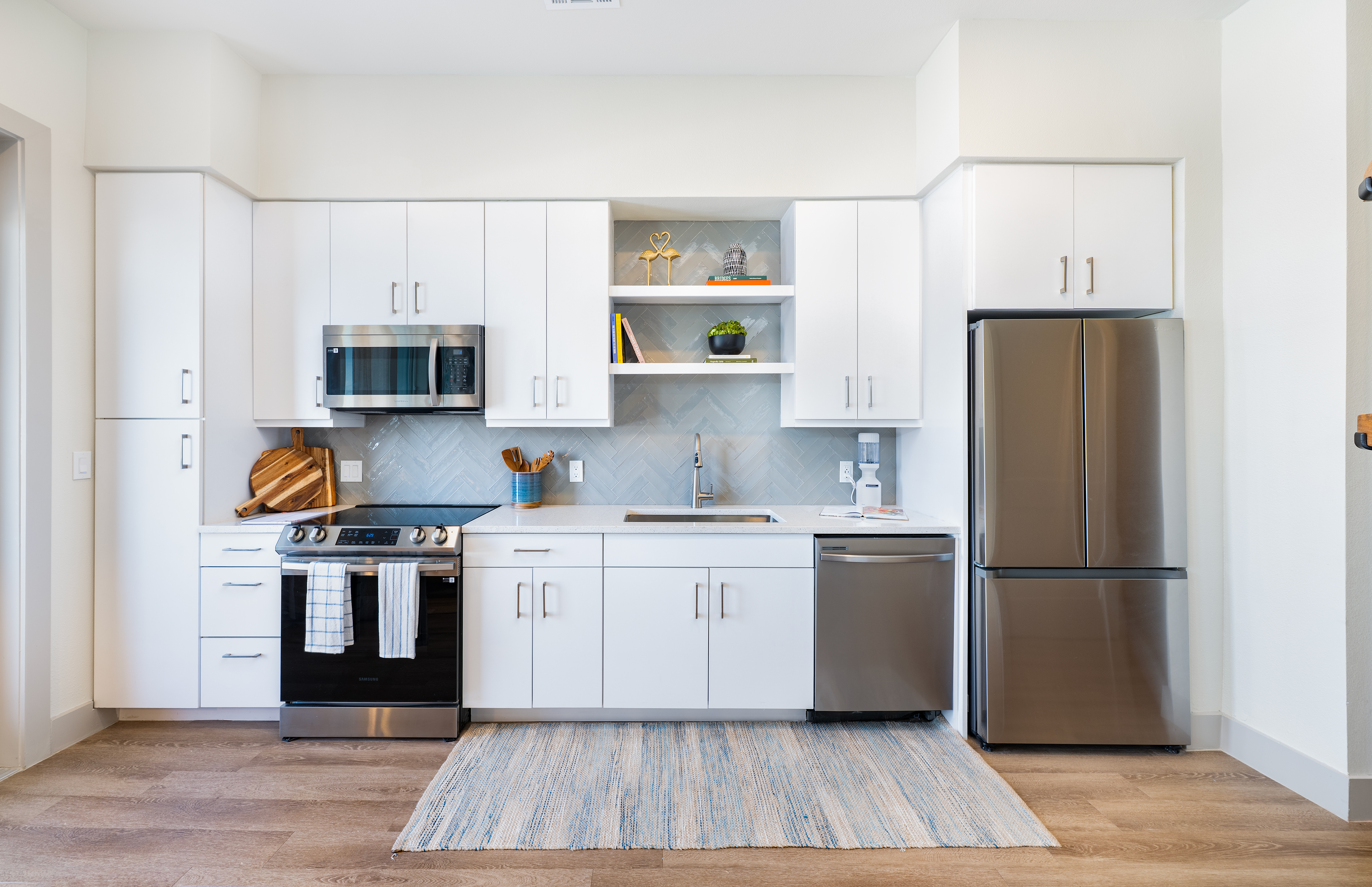 Kitchen at MAA Breakwater luxury apartment homes in Tampa, FL