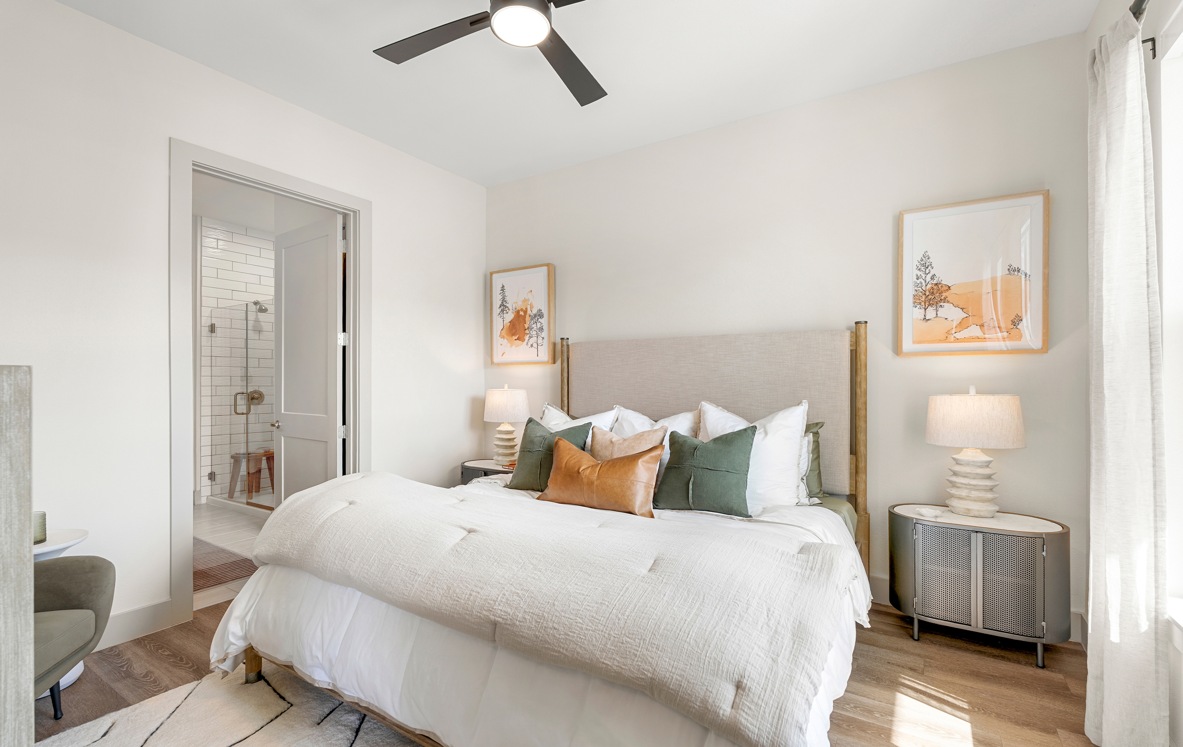 Bedroom at MAA Breakwater luxury apartment homes in Tampa, FL
