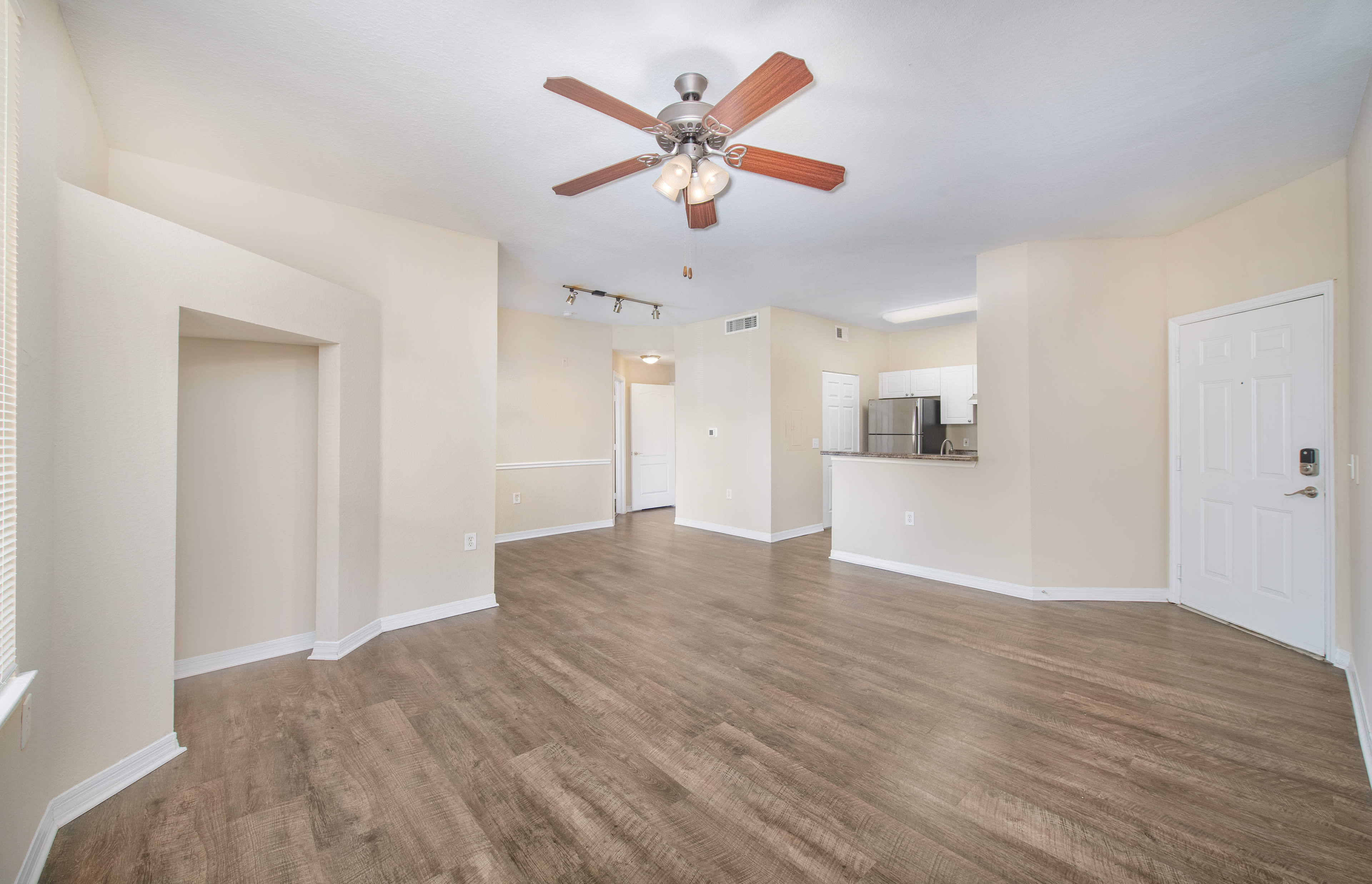 Living Room at MAA Palm Harbor in Tampa, FL