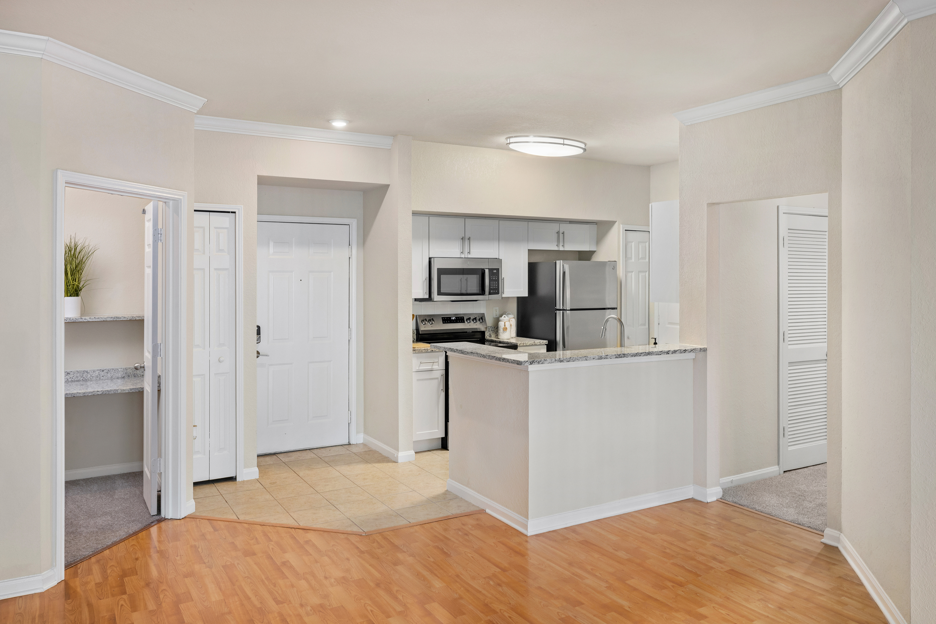 Kitchen at MAA Tampa Oaks luxury apartment homes in Tampa, FL