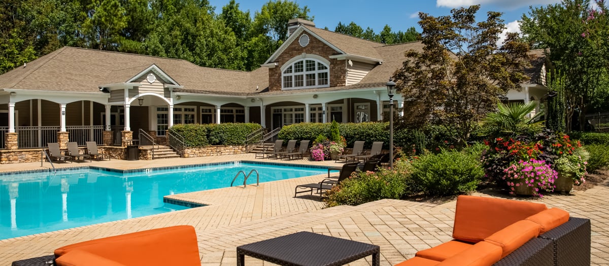 Outdoor swimming pool at MAA Barrett Creek Luxury apartment homes in Atlanta, GA