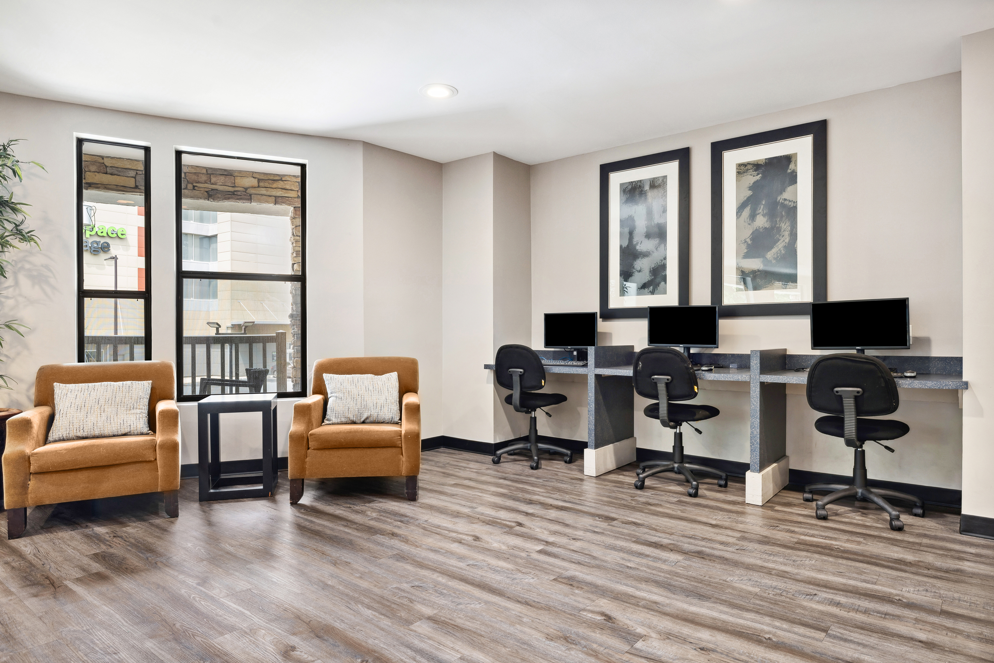 Business center at MAA Brookwood luxury apartment homes in Atlanta, GA