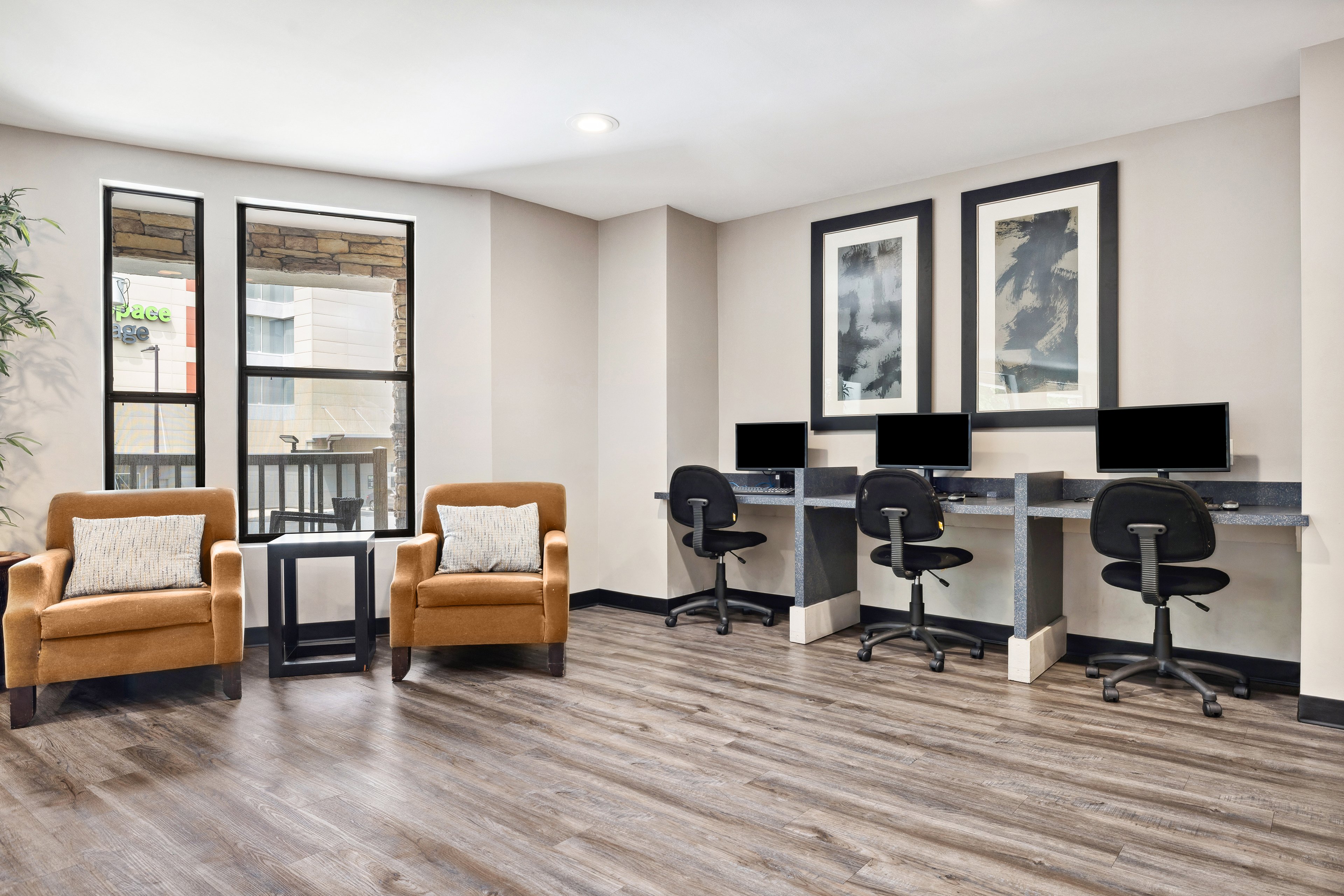 Business center at MAA Brookwood luxury apartment homes in Atlanta, GA