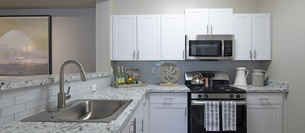 Kitchen at MAA Glen luxury apartment homes in Atlanta, GA