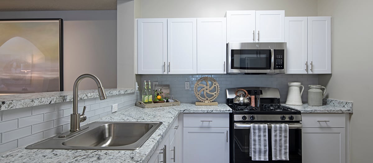 Kitchen at MAA Glen luxury apartment homes in Atlanta, GA