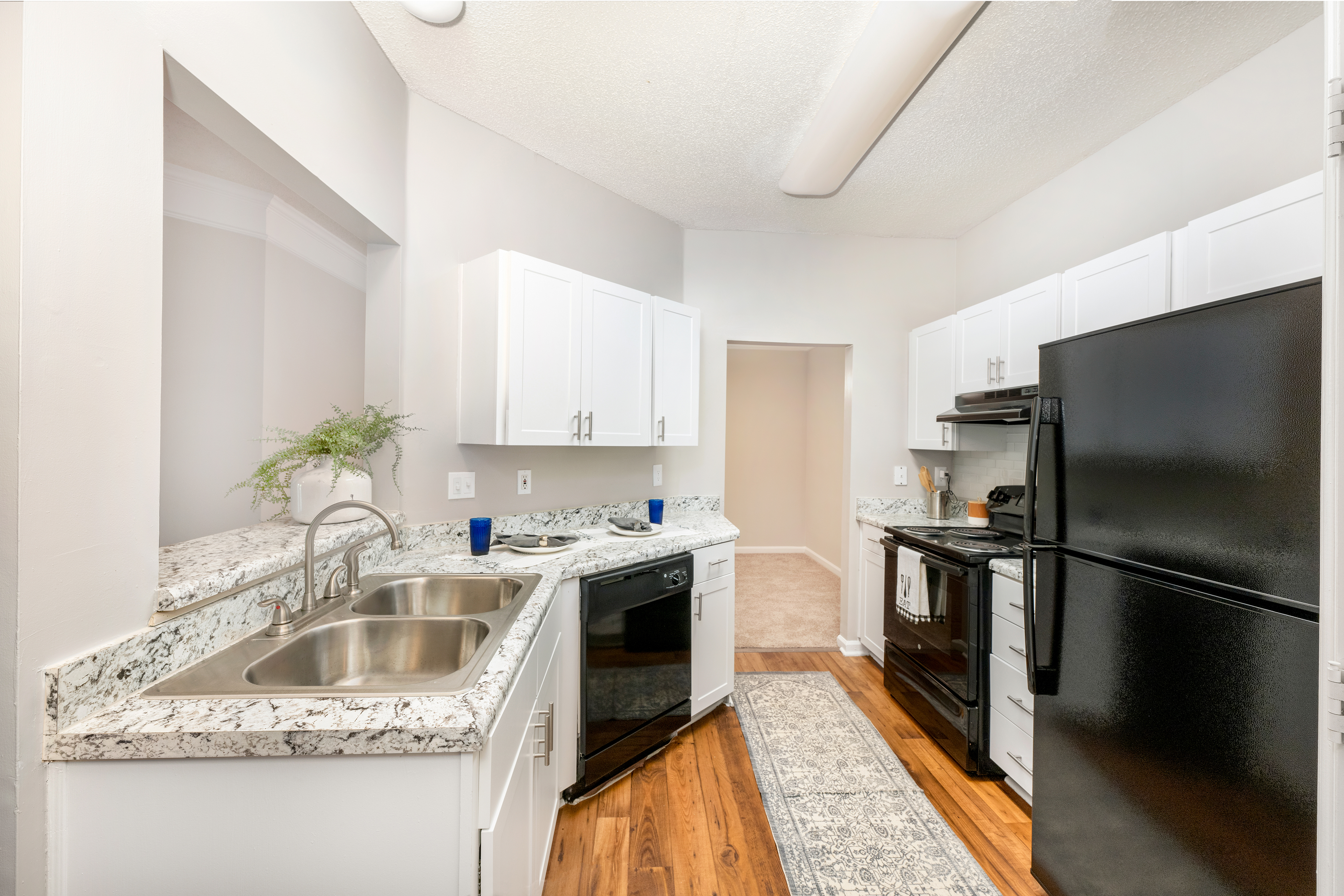 Kitchen at MAA Lake Lanier luxury apartment homes in Gainesville, GA