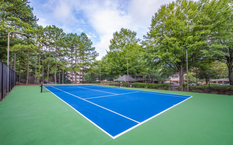 Tennis court at MAA Mount Vernon luxury apartment homes in Atlanta, GA
