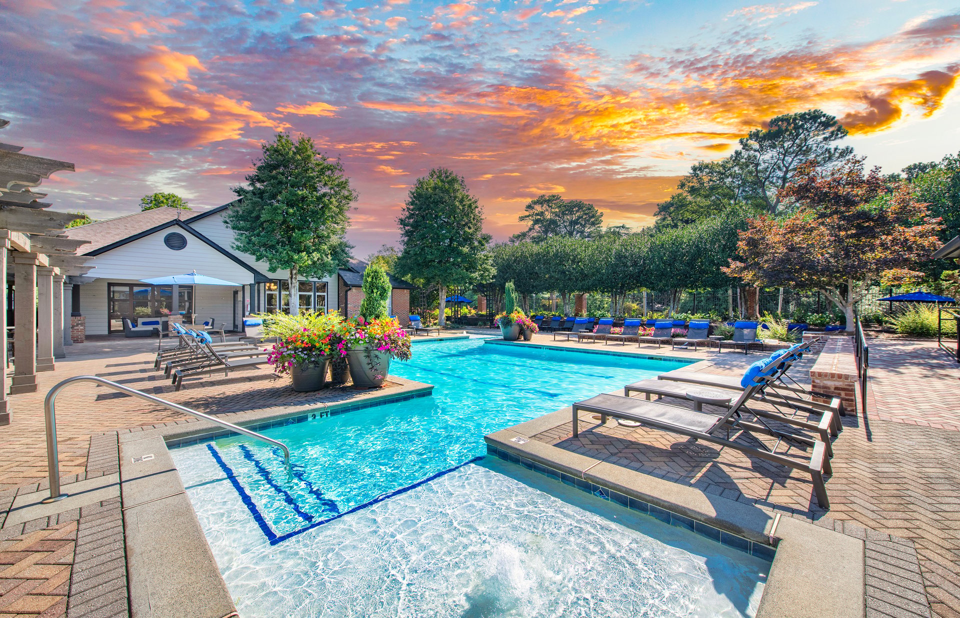 Pool at MAA Oglethorpe in Atlanta, GA