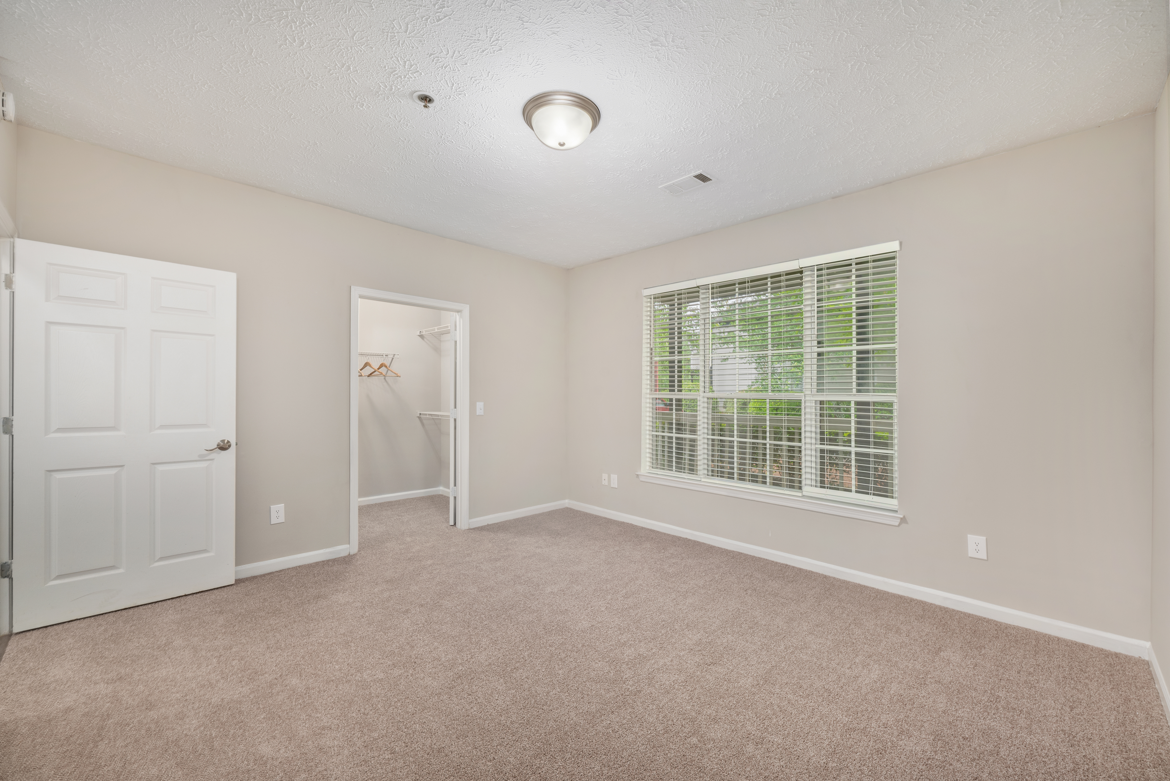 Bedroom at MAA River Oaks luxury apartment homes in Atlanta, GA