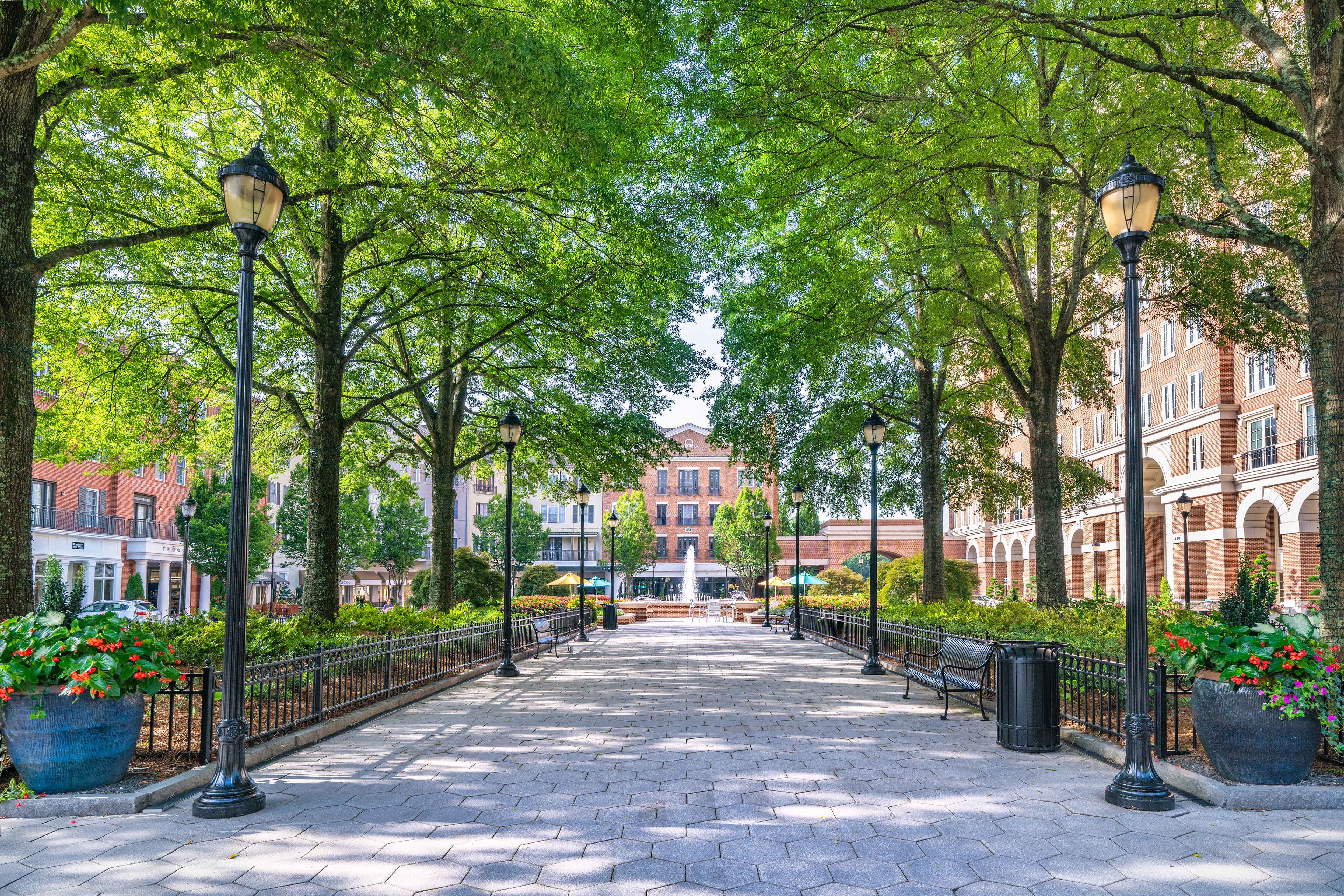 Courtyard at MAA Riverside luxury apartment homes in Atlanta, GA