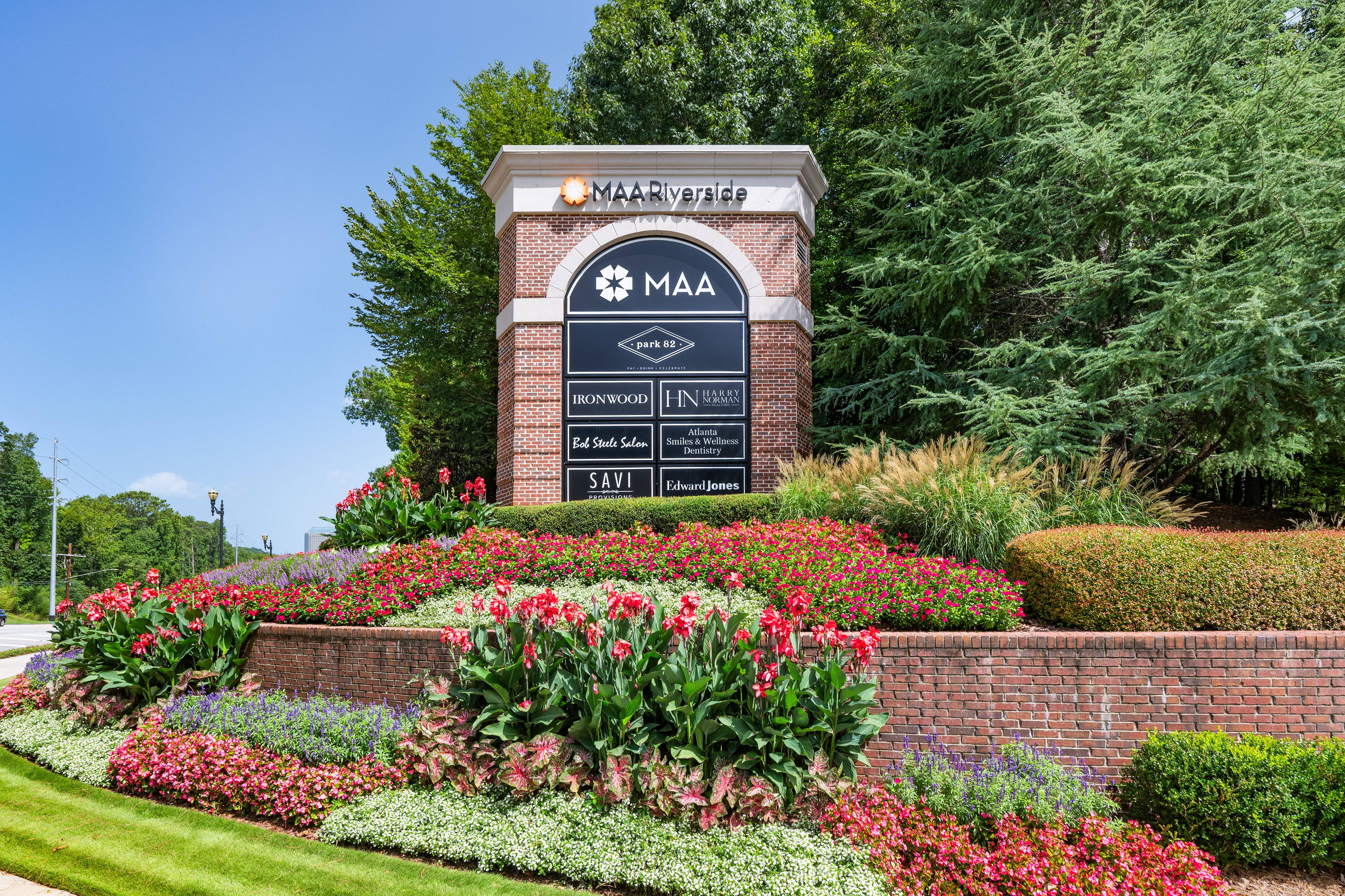 Signage at MAA Riverside luxury apartment homes in Atlanta, GA