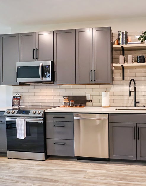 Kitchen at MAA West Midtown luxury apartment homes