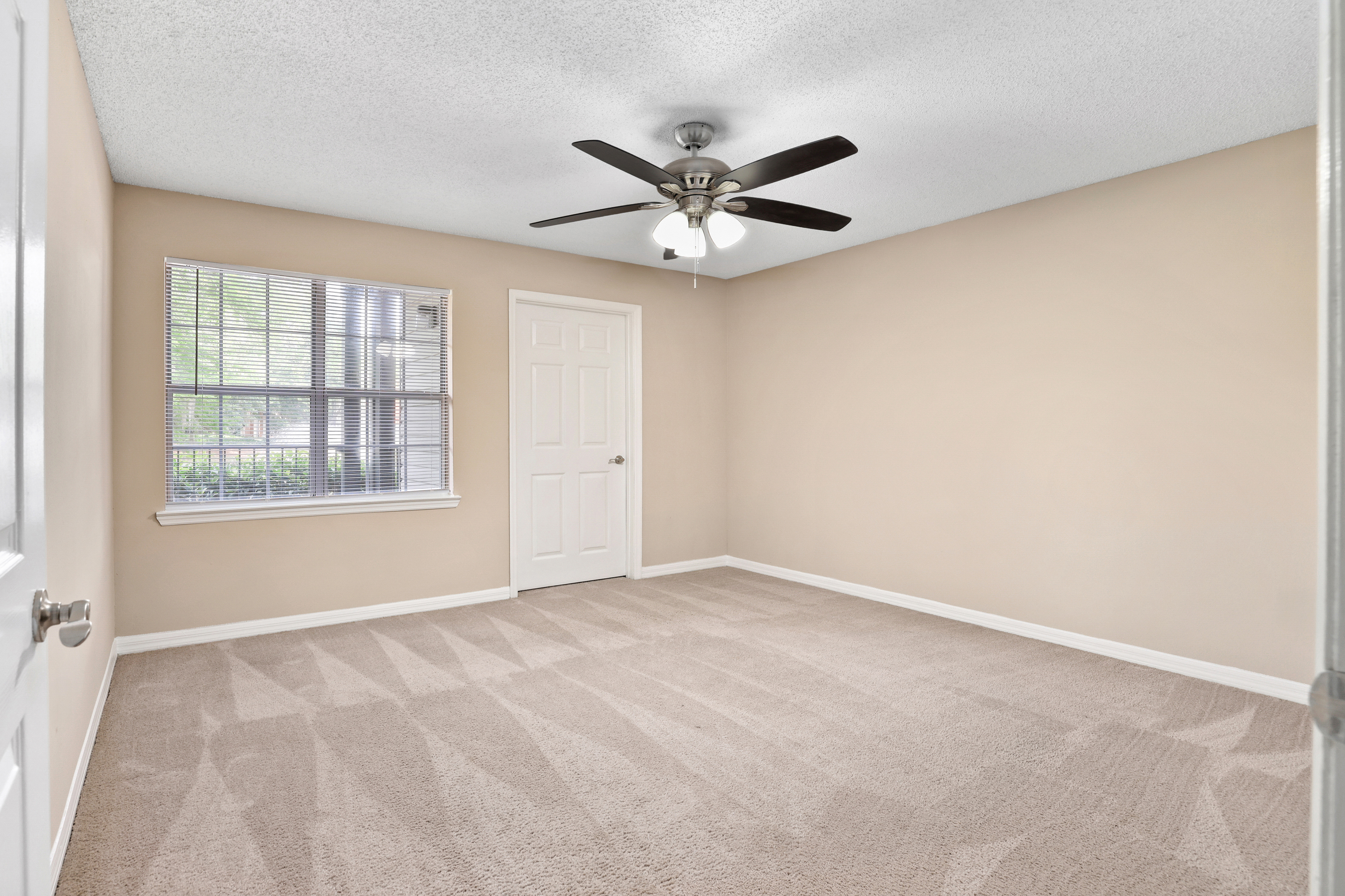 Bedroom at MAA Georgetown Grove luxury apartment homes in Savannah, GA