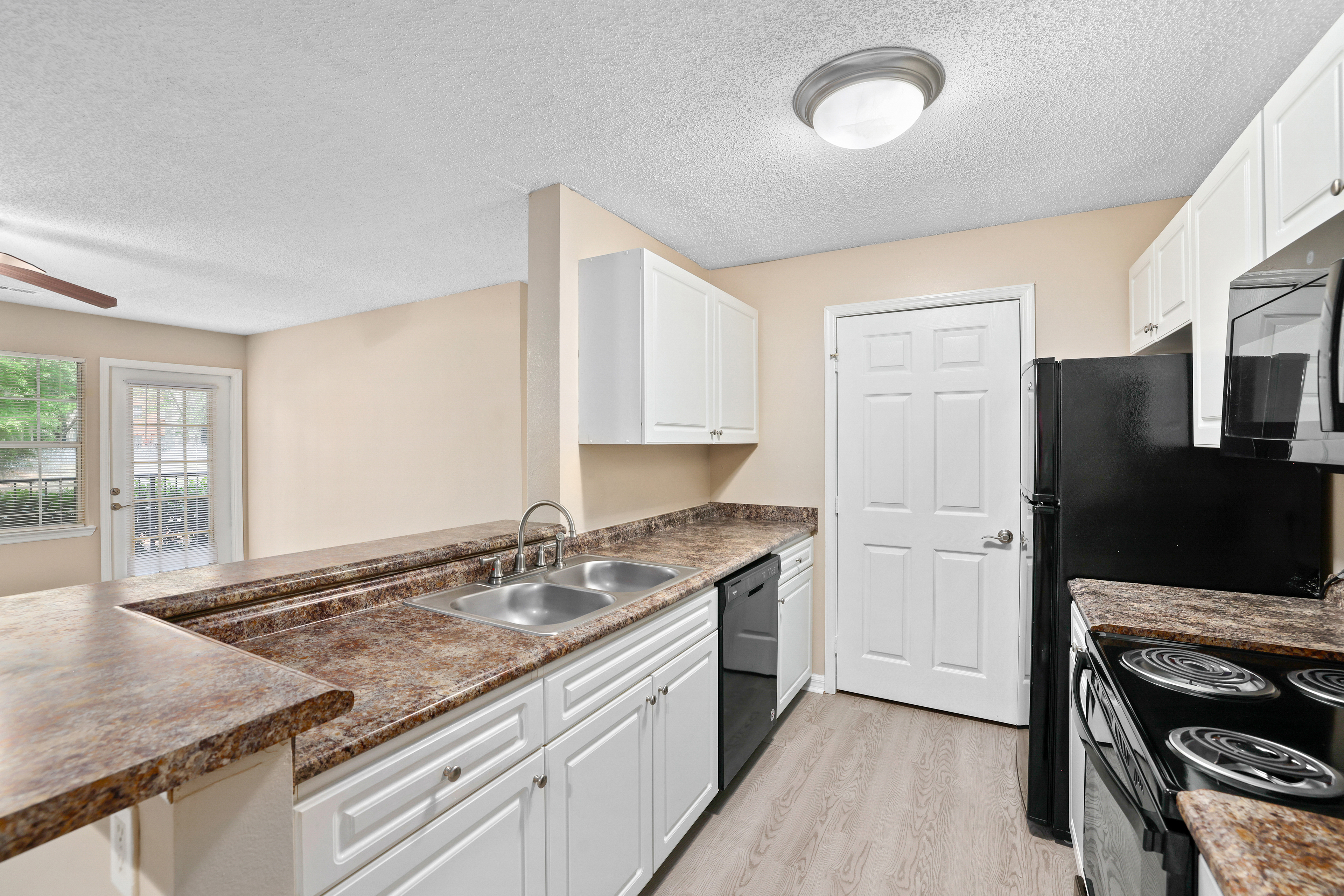 Kitchen at MAA Georgetown Grove luxury apartment homes in Savannah, GA