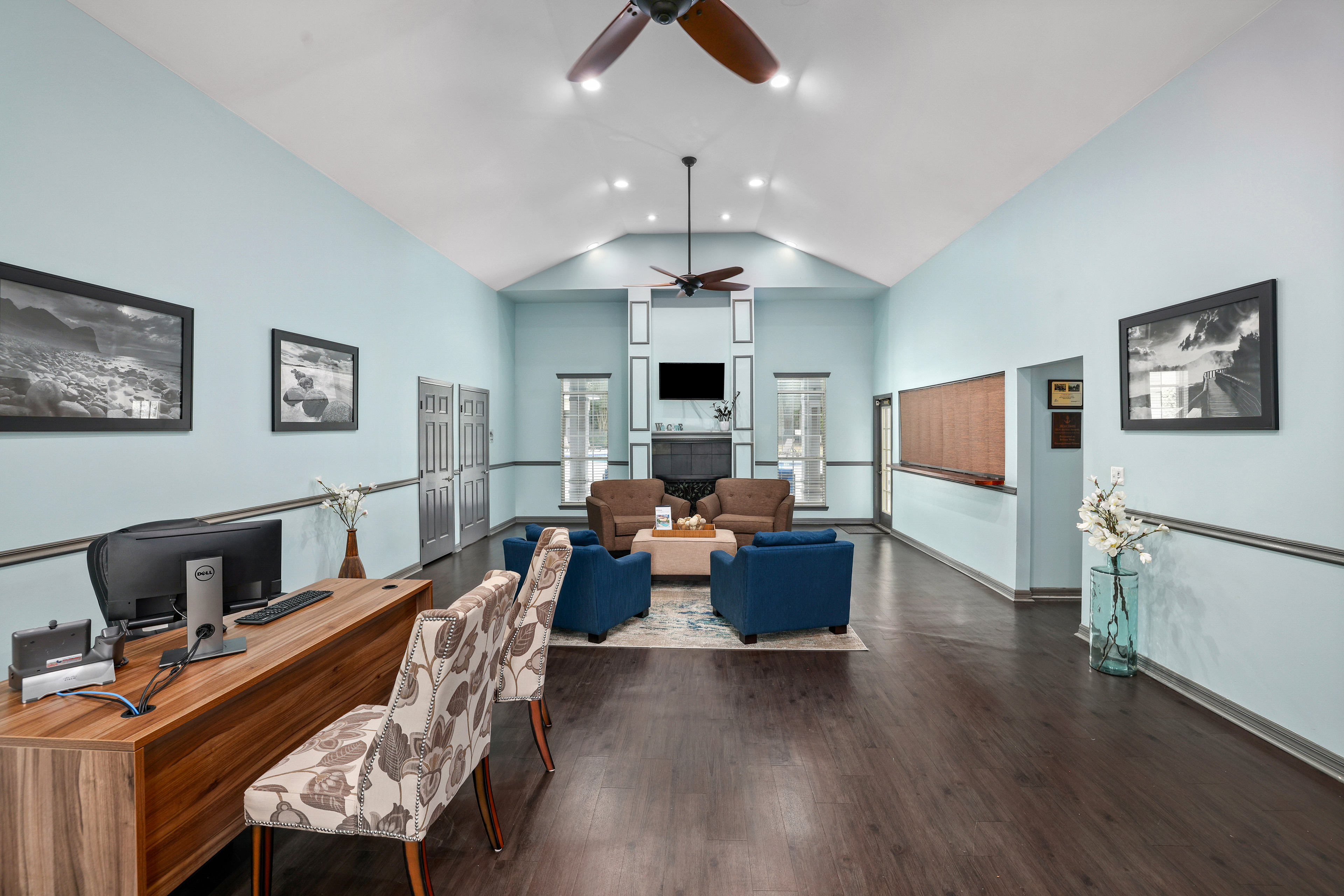 Lounge at MAA Georgetown Grove luxury apartment homes in Savannah, GA