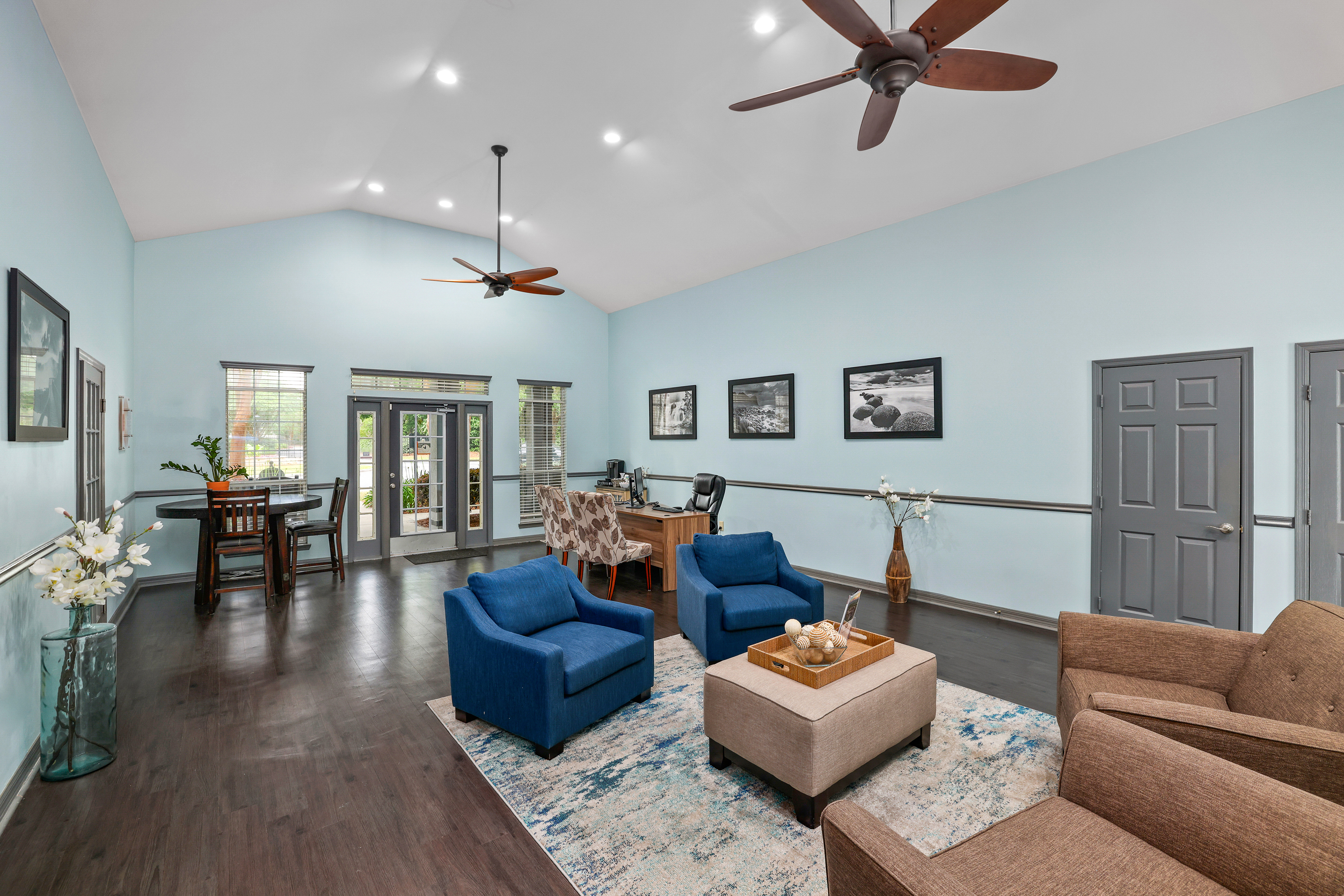 Lounge at MAA Georgetown Grove luxury apartment homes in Savannah, GA