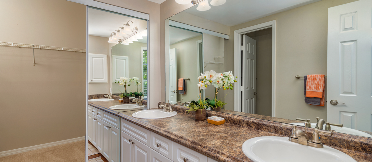 Bathroom at MAA Hammocks luxury apartment homes in Savannah, GA