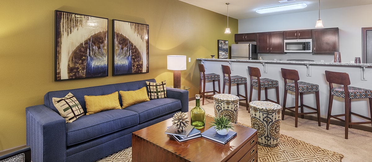 Living Room at MAA Prairie Trace luxury apartment homes in Overland Park Kansas City, KS