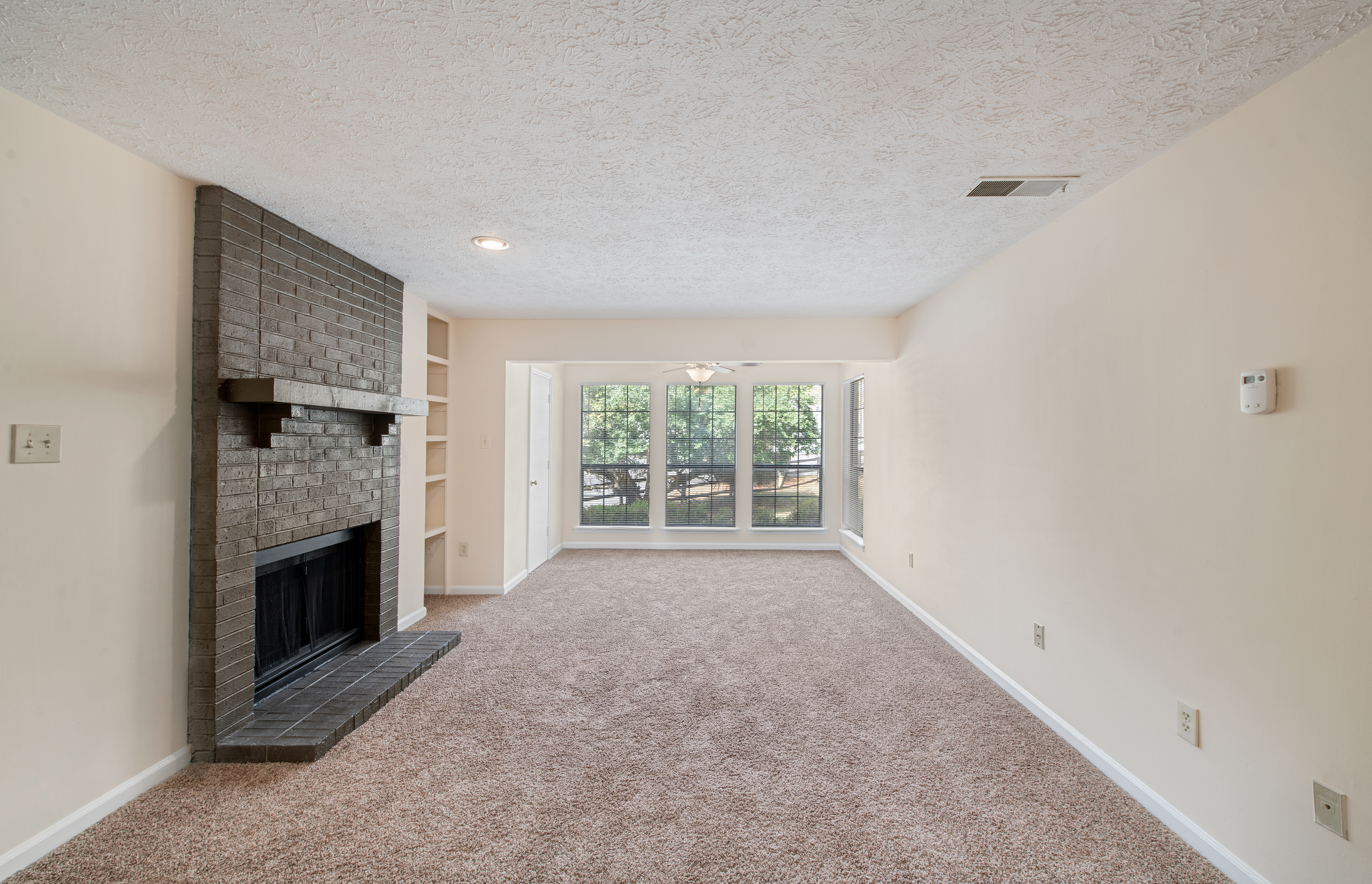 Living Room at MAA Lakepointe luxury apartment homes in Lexington, KY