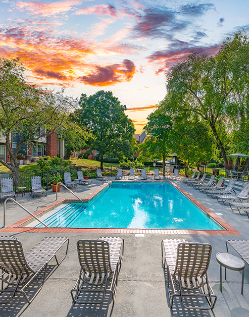 Pool at MAA Mansion luxury apartment homes in Lexington, KY