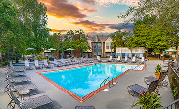 Pool at MAA Mansion luxury apartment homes in Lexington, KY