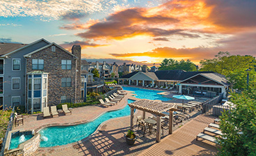 Pool at MAA Pinnacle