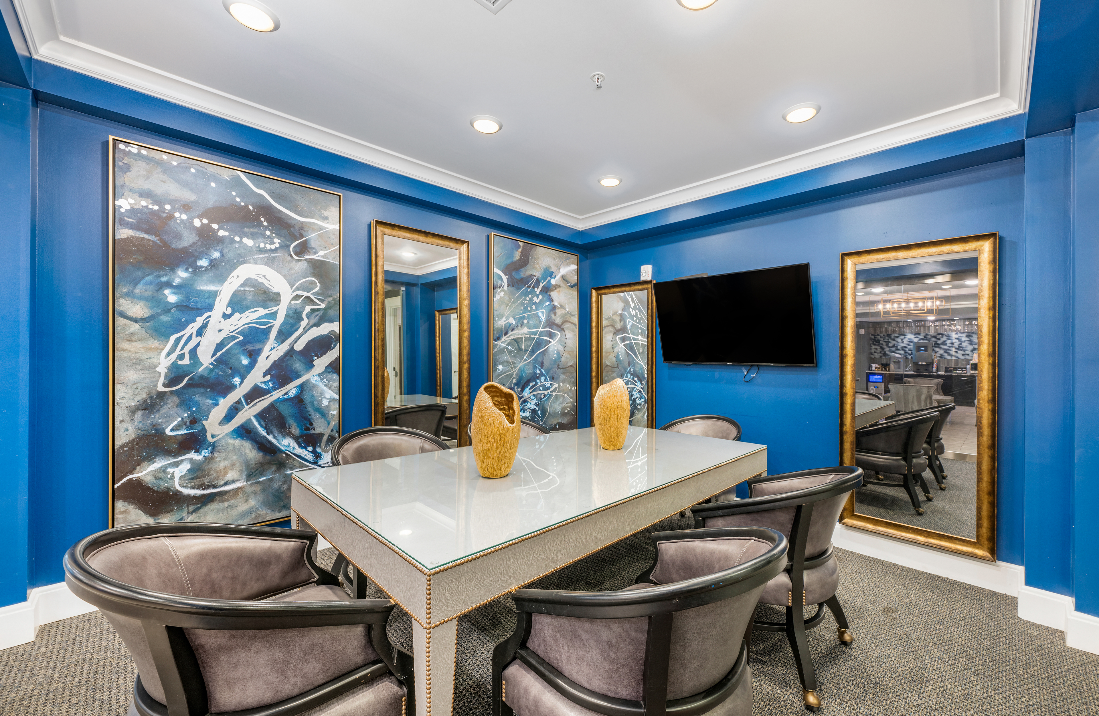 Business center at MAA Denton Pointe luxury apartment homes in Kansas City, MO