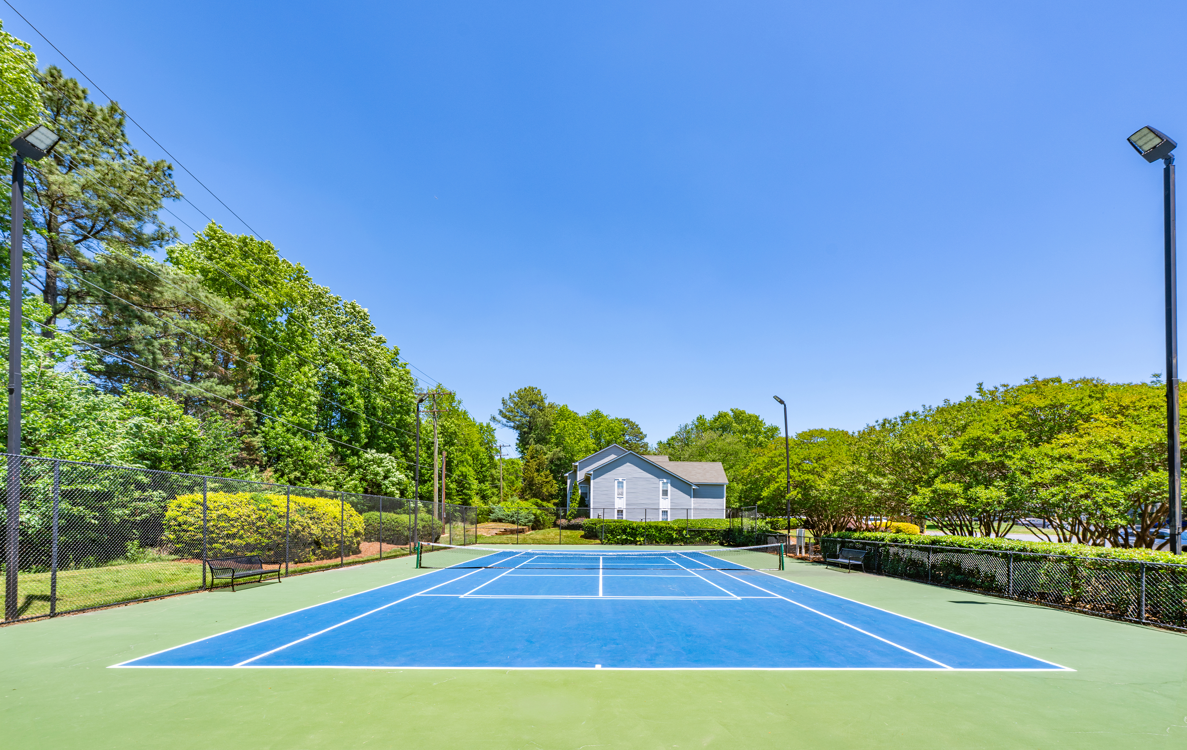 Tennis court at MAA Fifty-One luxury apartment homes in Charlotte, NC