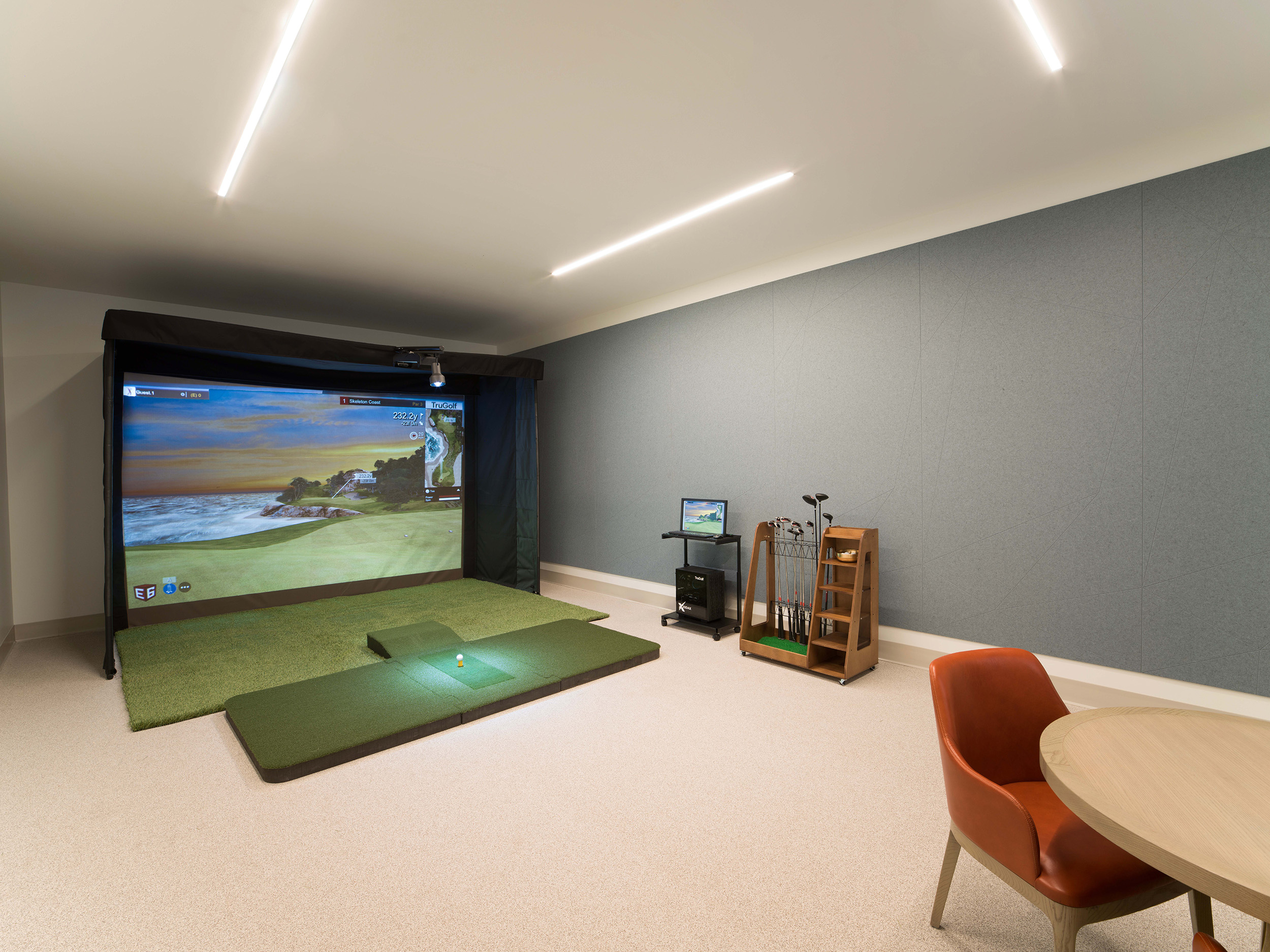 Golf at MAA Liberty Row luxury apartment homes in Charlotte, NC
