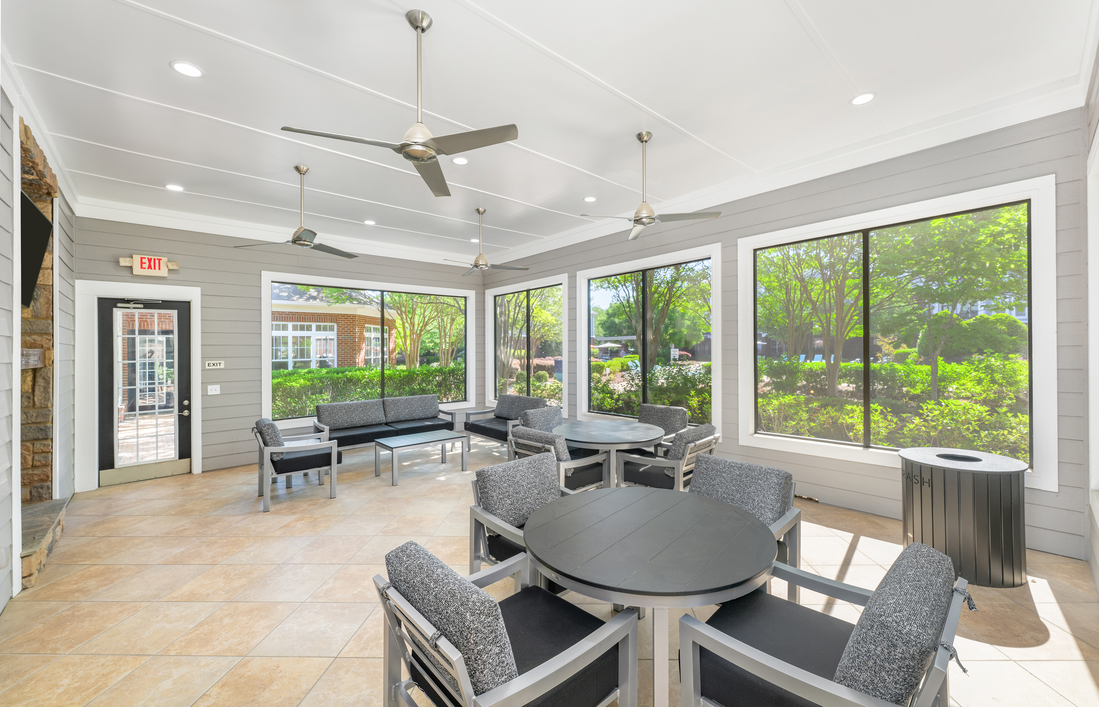 Lounge at MAA Fifty-One luxury apartment homes in Charlotte, NC