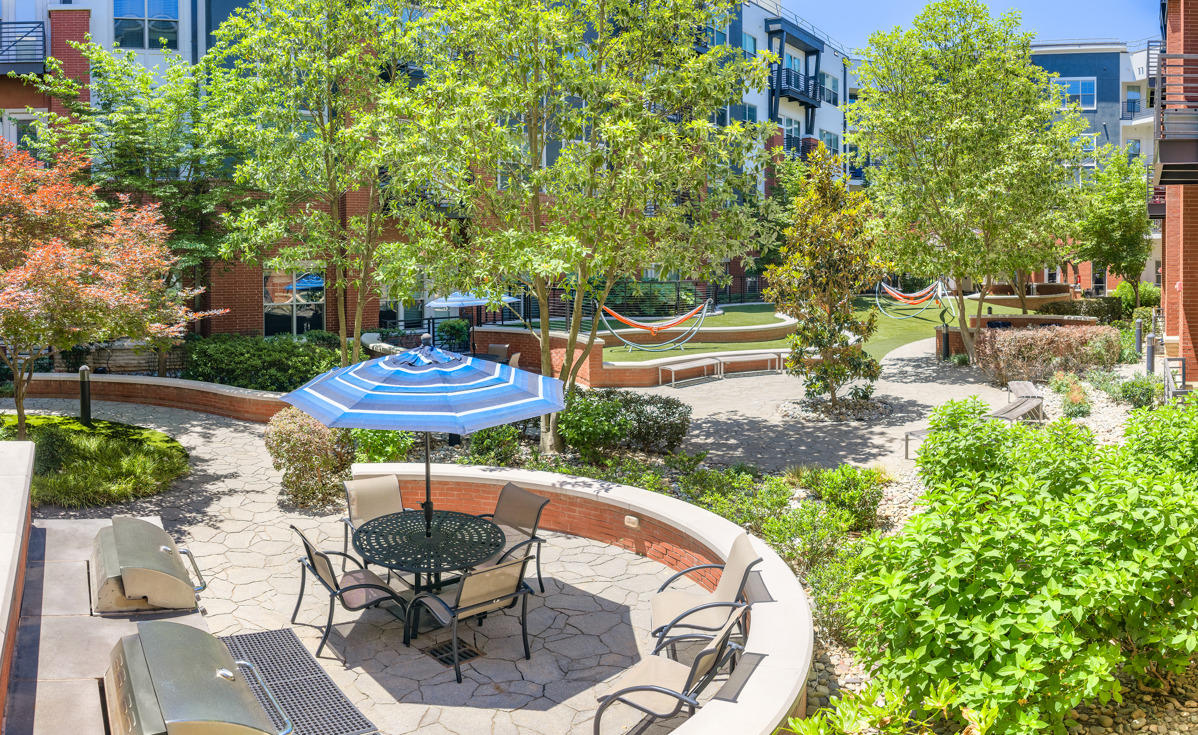 Outdoor lounge at MAA Reserve luxury apartment homes in Charlotte, NC
