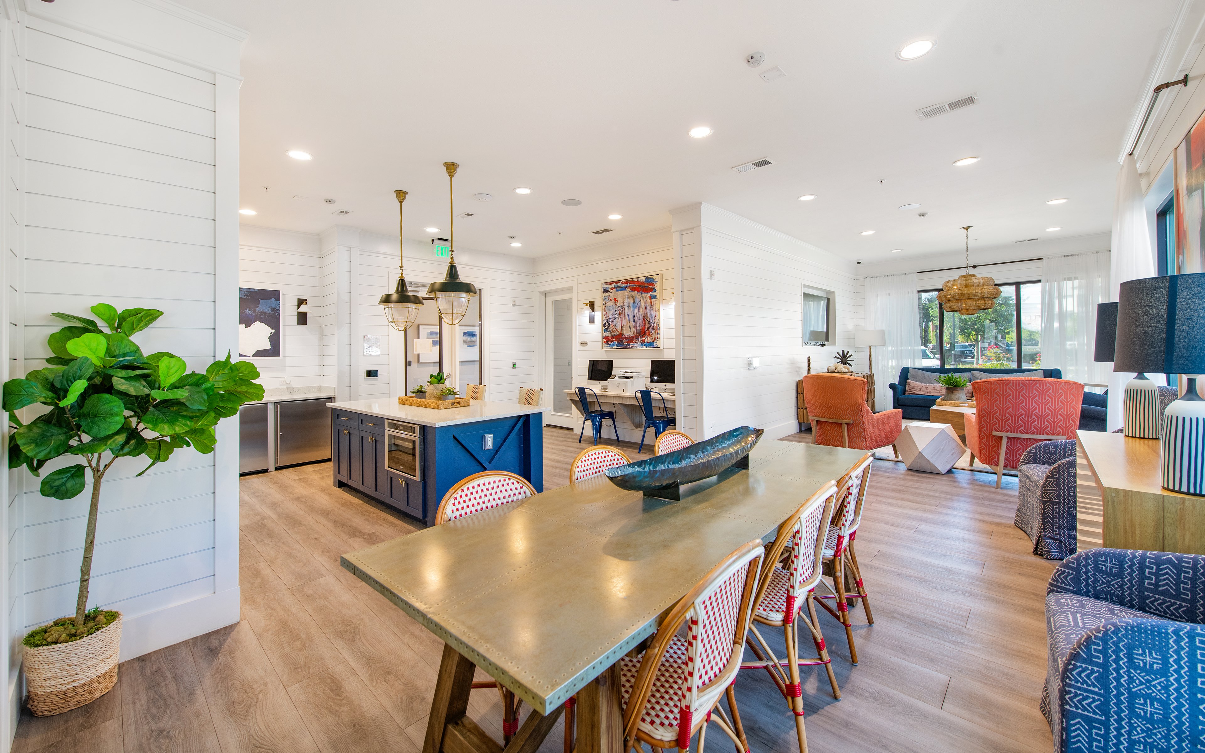 Lounge at MAA 1201 Midtown luxury apartments in Charleston, SC