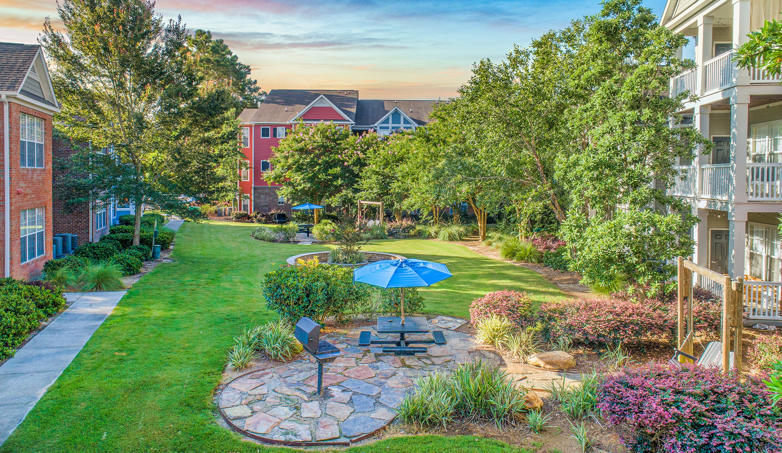 Grounds at MAA Farm Springs luxury apartment homes in Summerville, SC