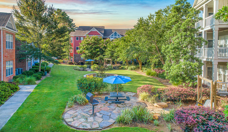 Grounds at MAA Farm Springs luxury apartment homes in Summerville, SC