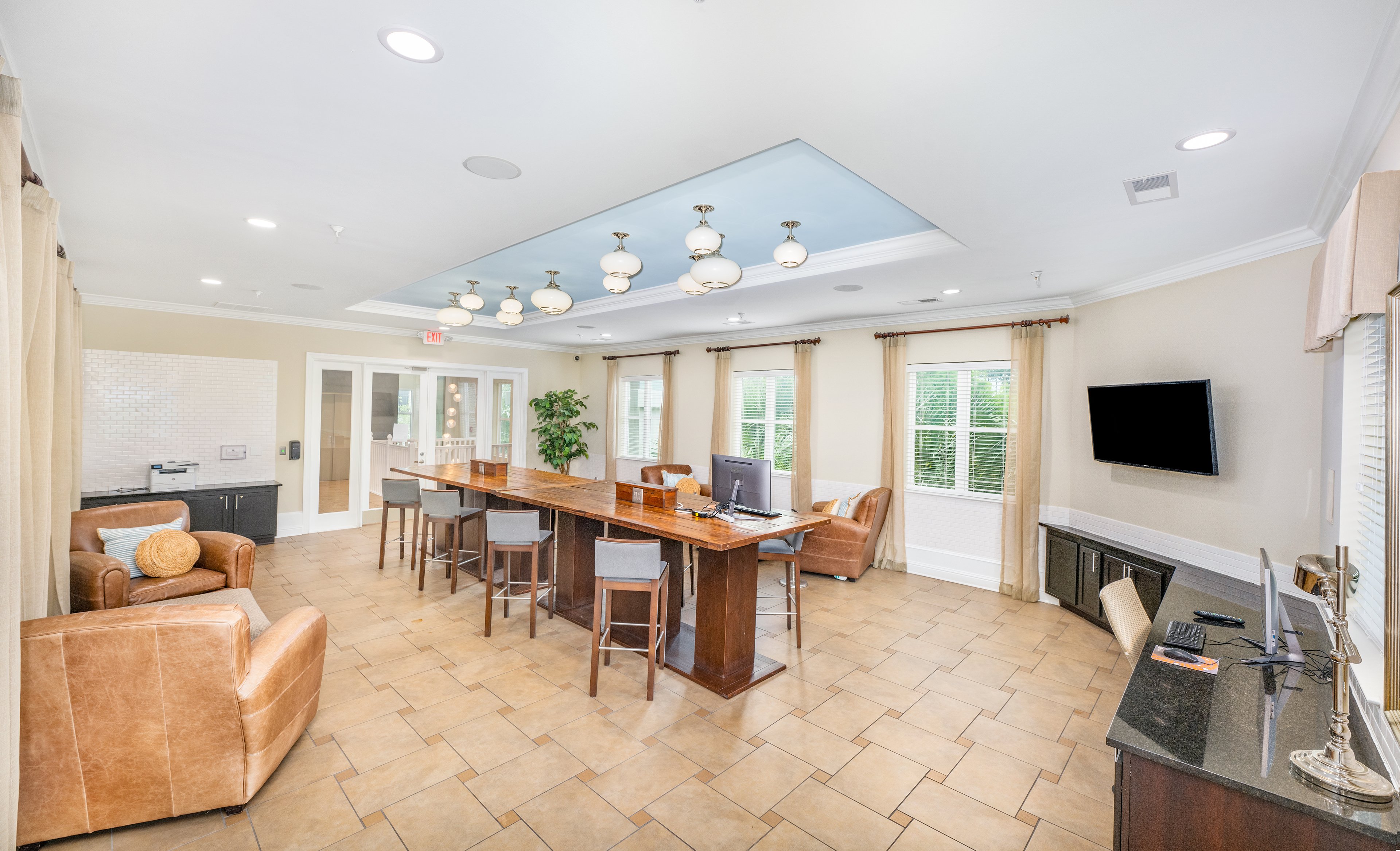 Business center at MAA Rivers Walk luxury apartment homes in Mt. Pleasant, SC