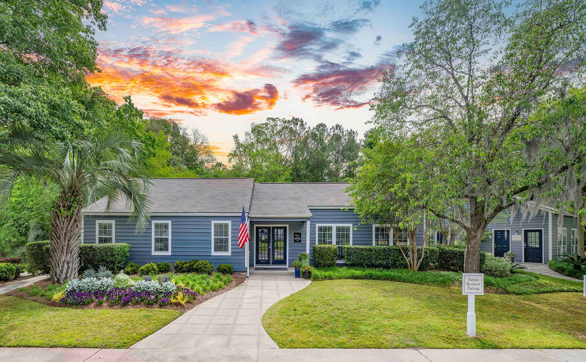 Leasing exterior at MAA Waters Edge luxury apartment homes in Summerville, SC