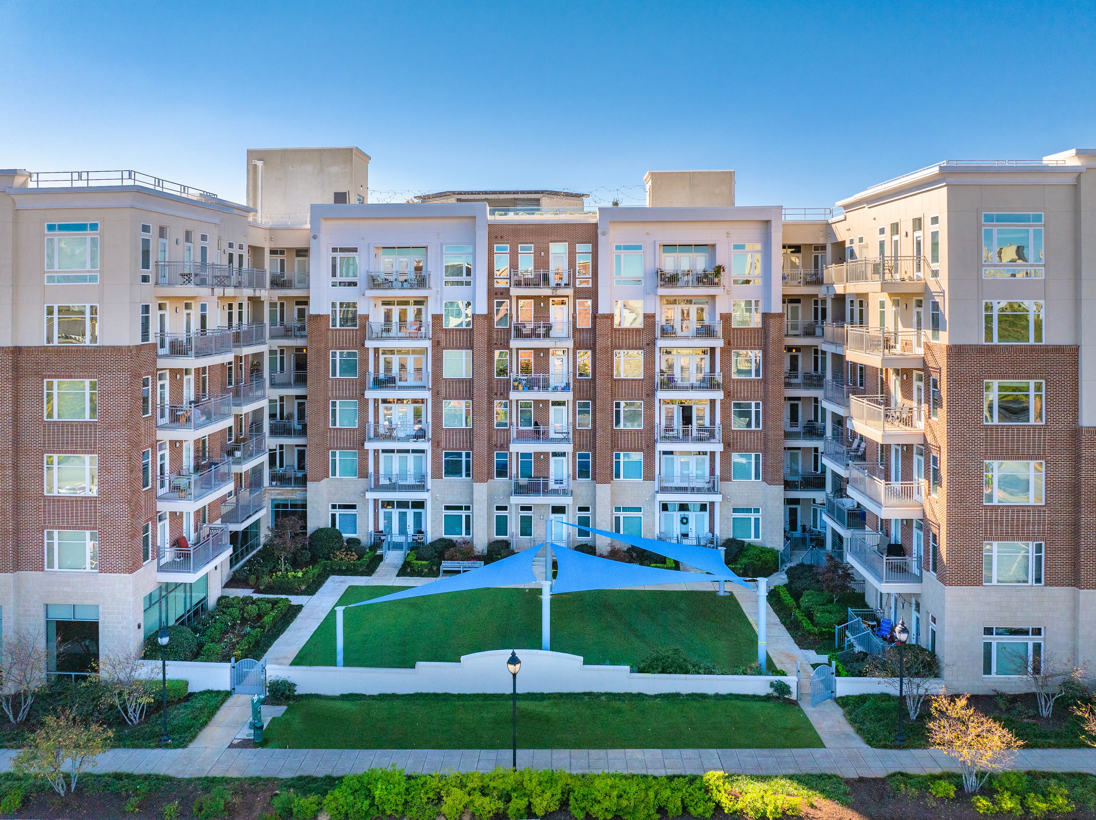 Courtyard at MAA Greene luxury apartment homes in Greenville, SC