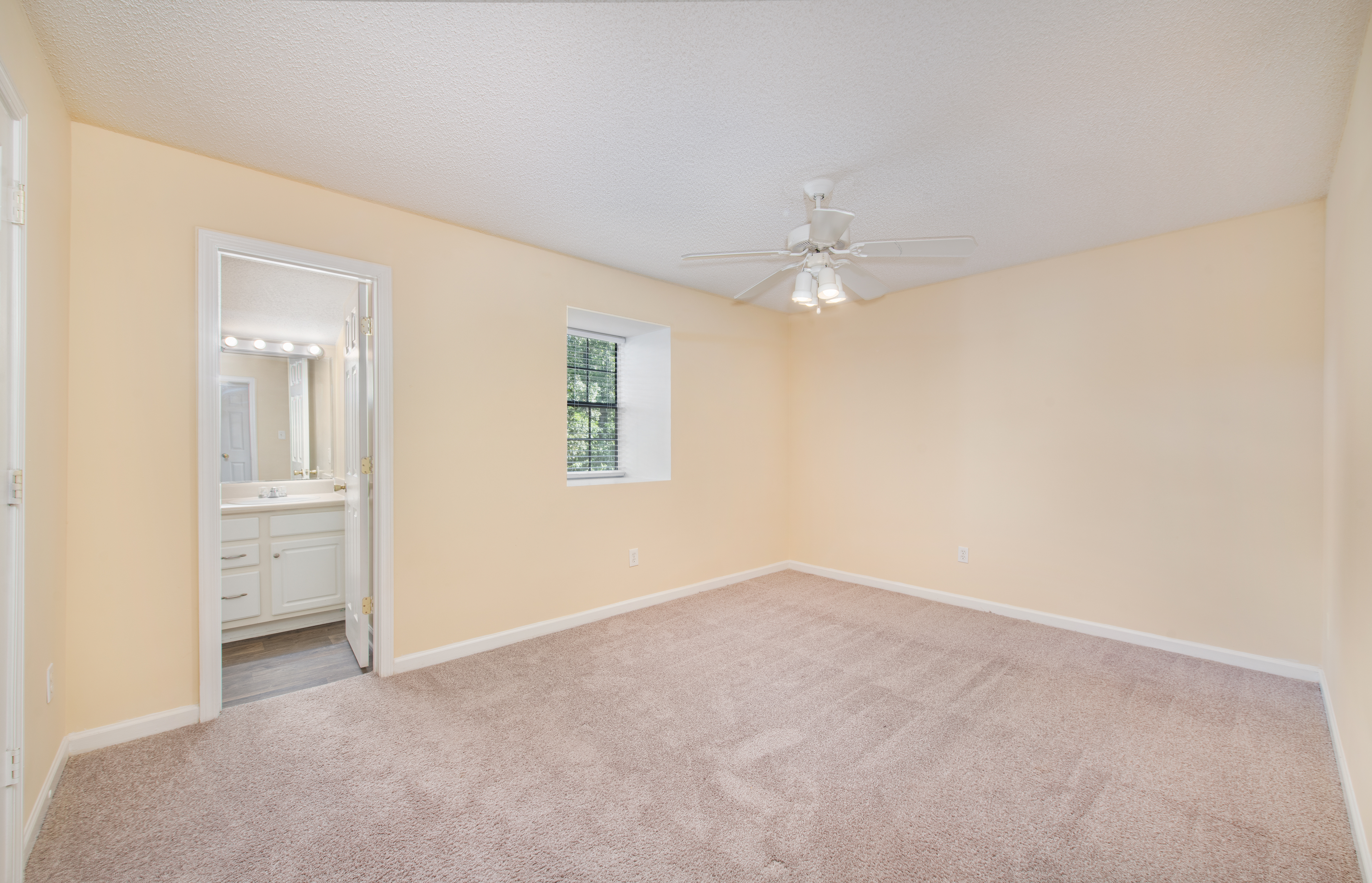 Bedroom at MAA Highland Ridge luxury apartment homes in Taylors, SC