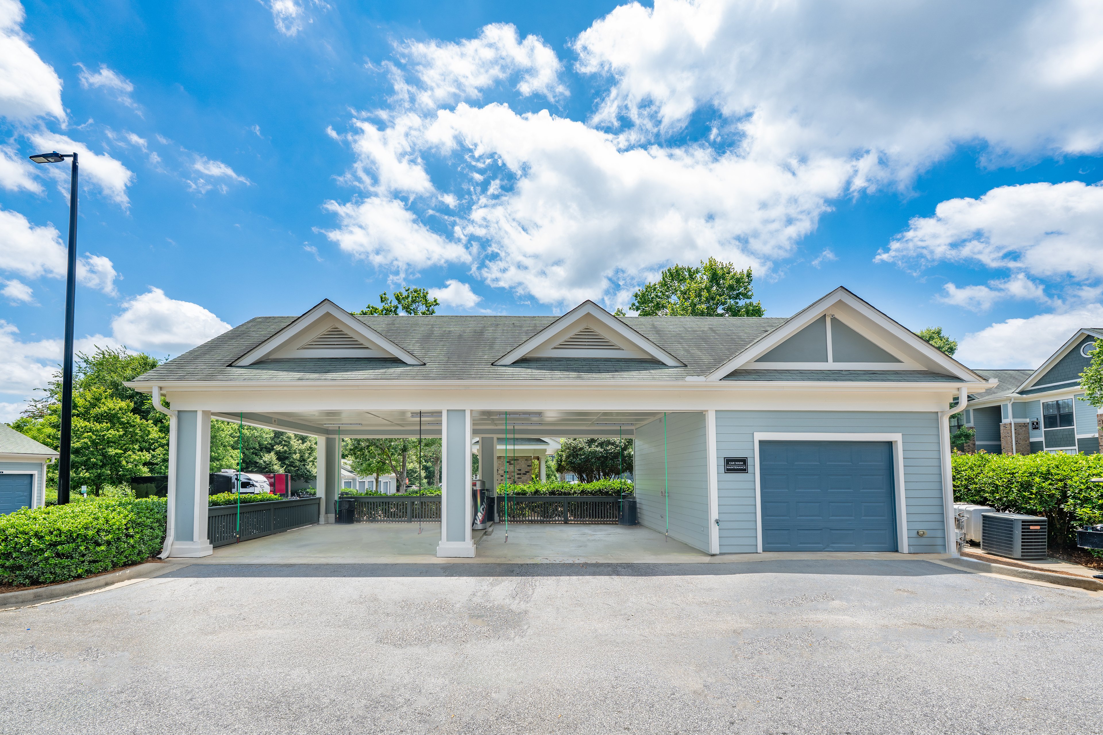 Car wash at MAA Point Place luxury apartment homes in Simpsonville, SC