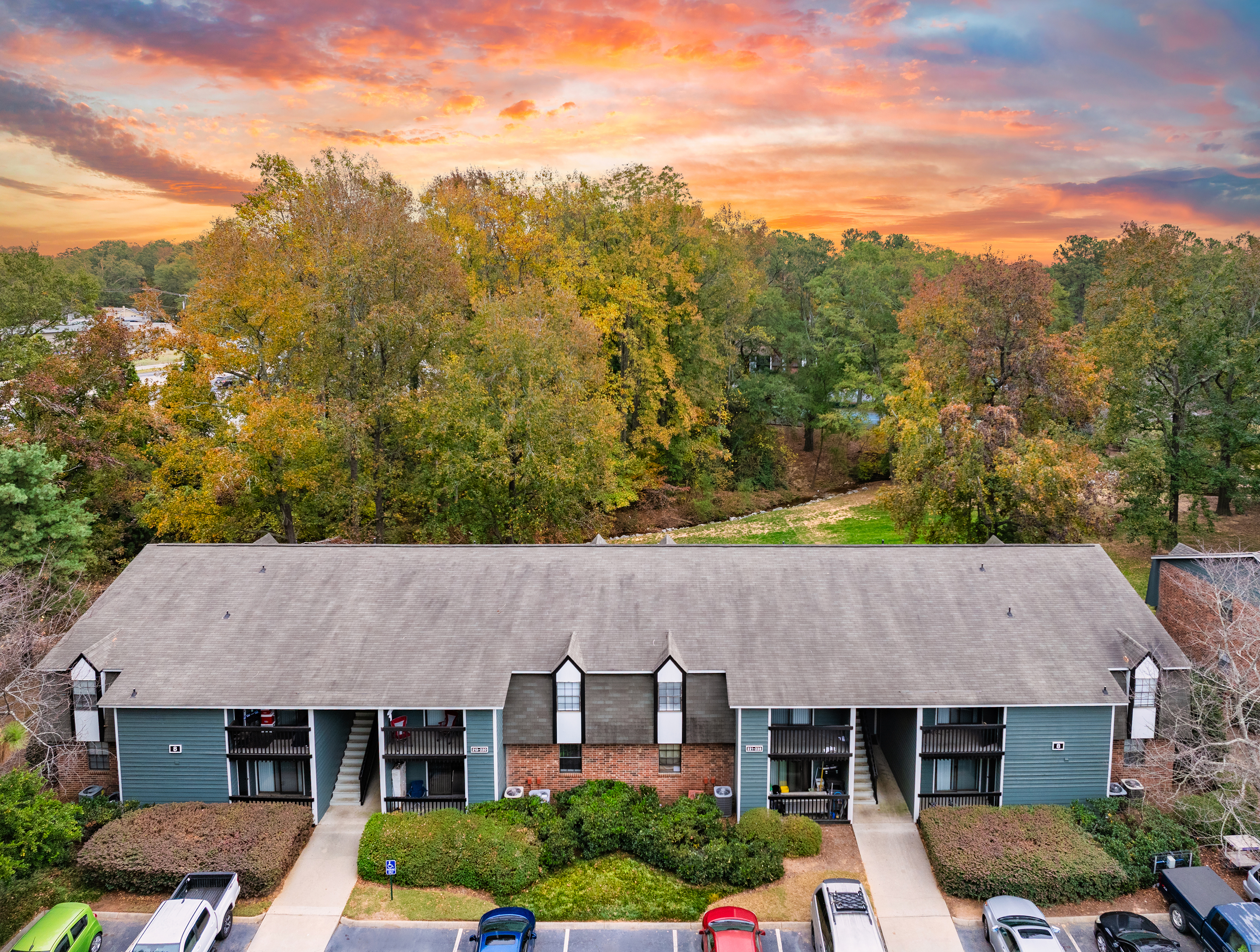 Building at MAA Spring Creek luxury apartment homes in Simpsonville, SC