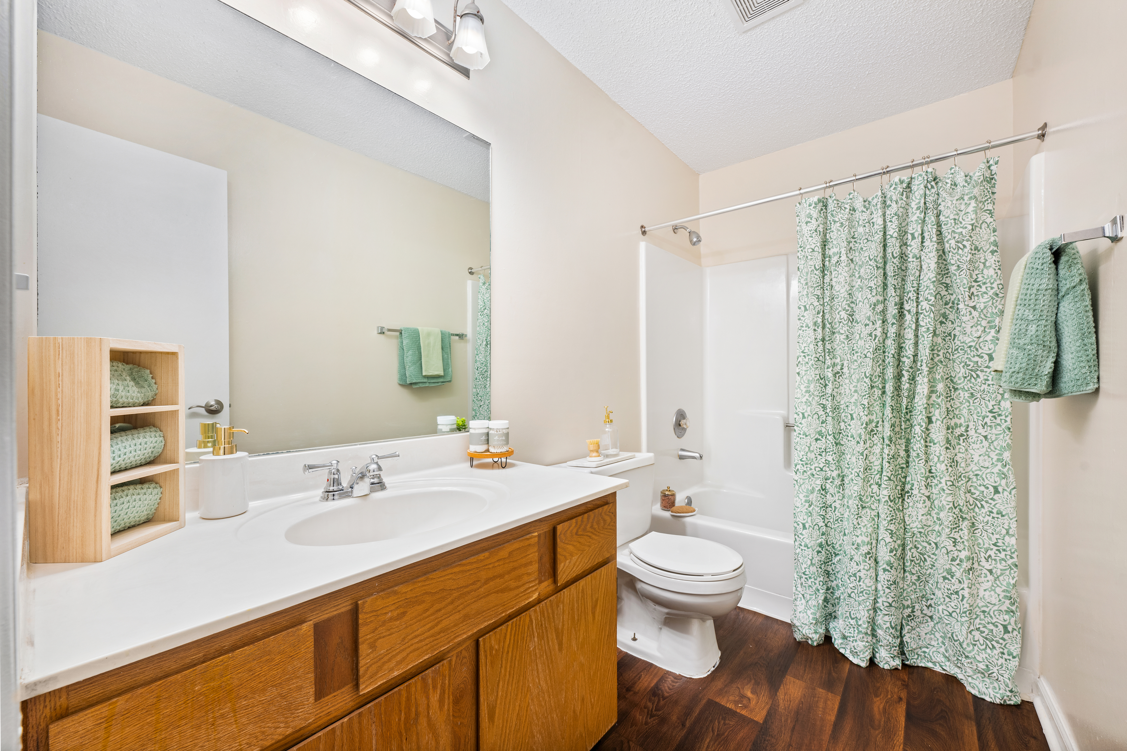 Bathroom at MAA Hamilton luxury apartment homes in Chattanooga, TN