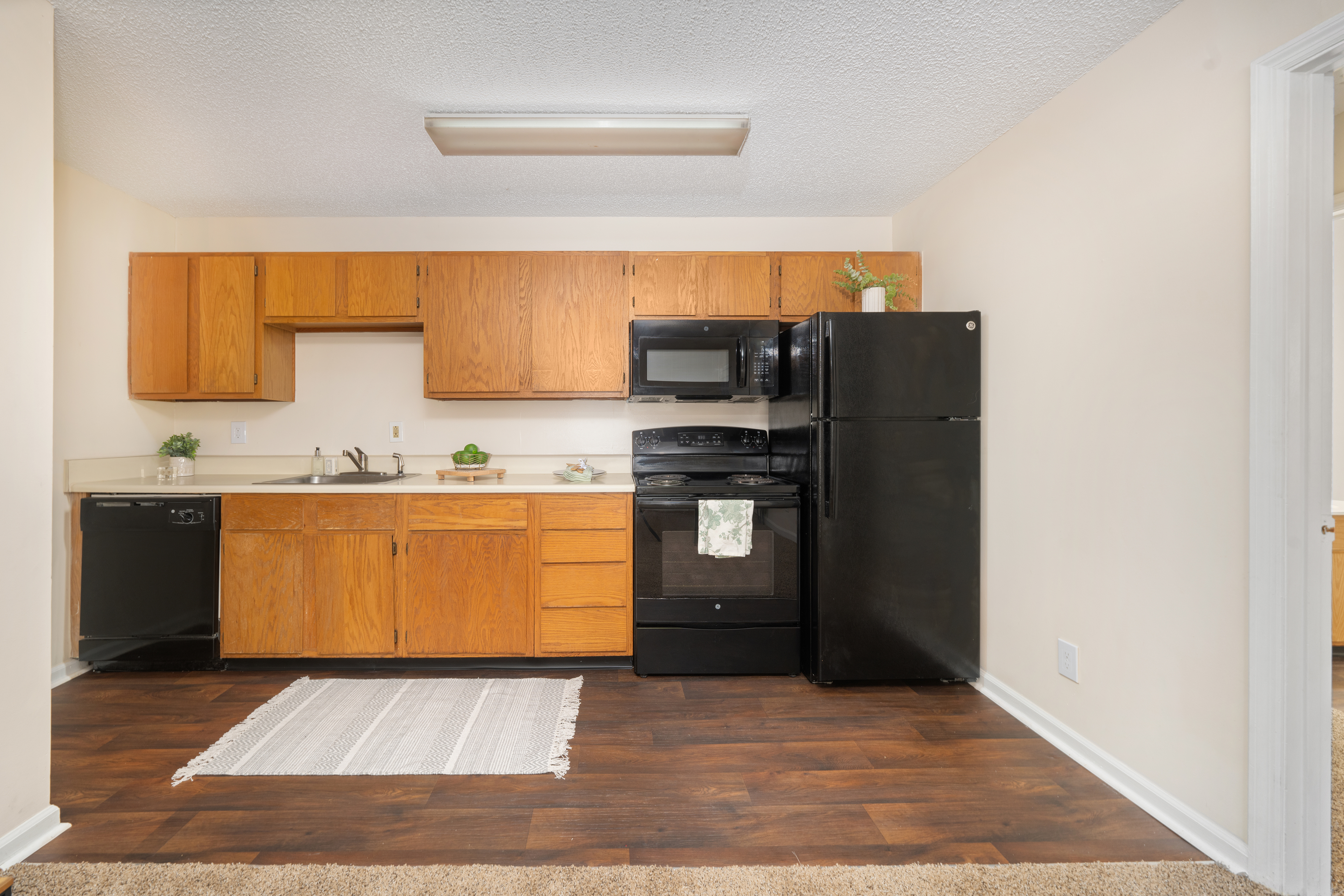 Kitchen at MAA Hamilton luxury apartment homes in Chattanooga, TN